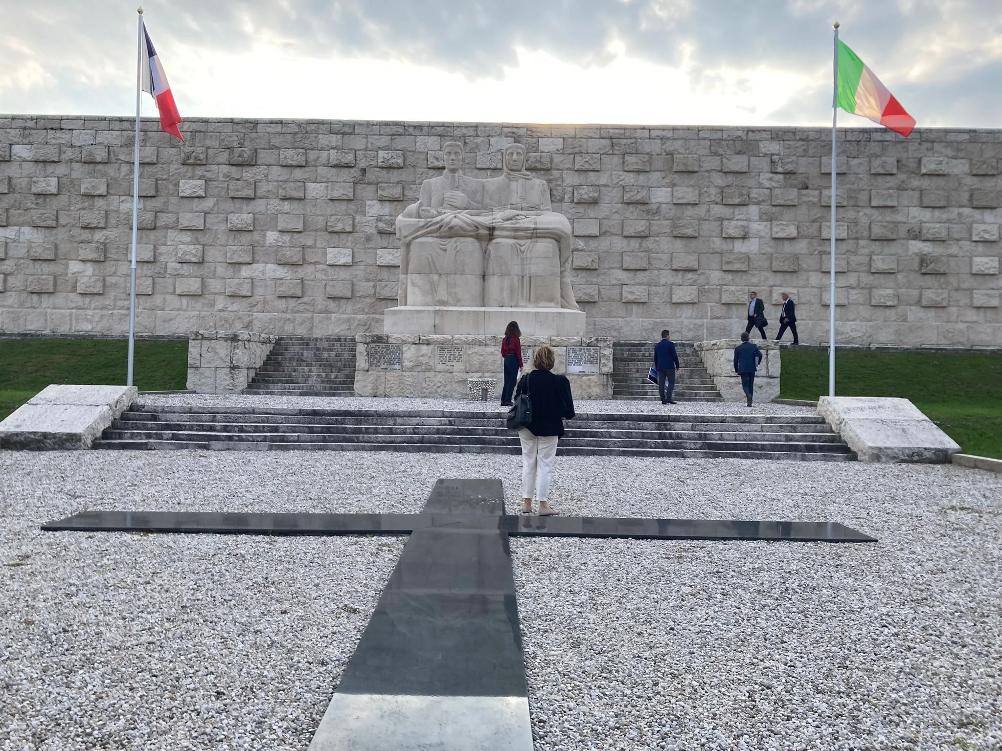 Cimetière Militaire Français de Pederobba_Memorial militaire français-03.jpeg