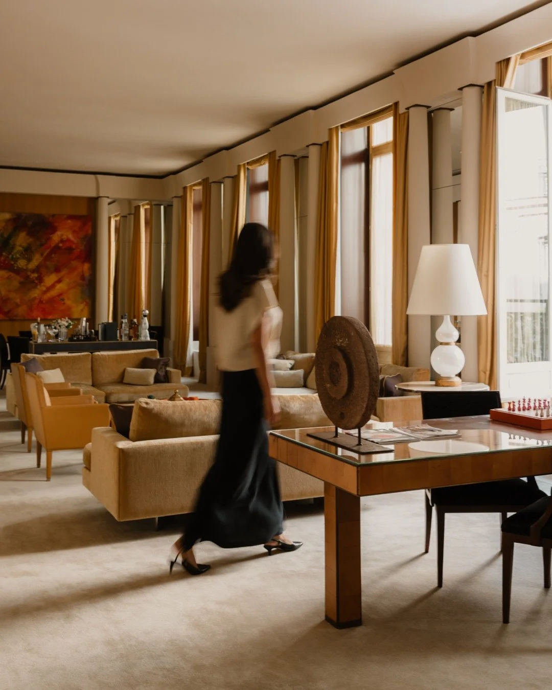 Inside @ParkHyattParis, time takes on a different rhythm. The palette softens, footsteps quiet, and the light lingers just a little longer. It&rsquo;s a place built not just for rest but for reflection, a reminder that calm can be its own form of cra
