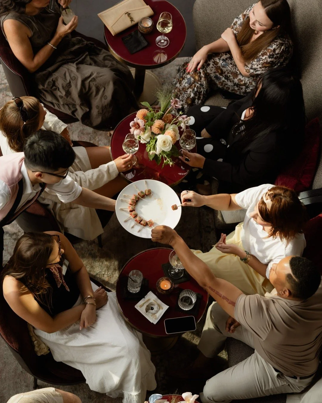 Evenings at @RafflesBoston are made for lingering. 

Good company, easy conversation, and the simple pleasure of sharing something delicious.