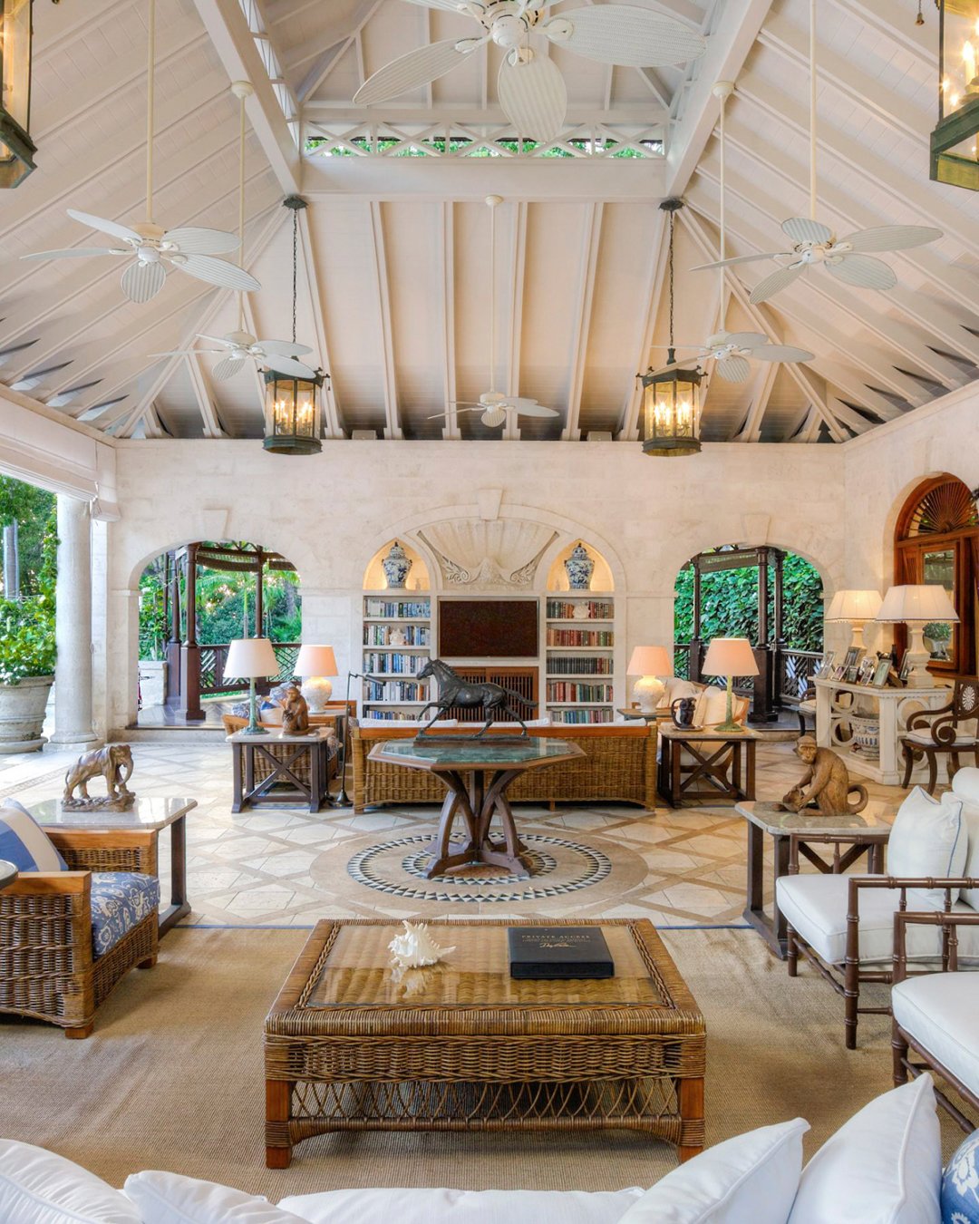A pause from the cold.

Where island warmth, layered textures, and open architecture define the rhythm of Barbados at @AltmanBarbados.