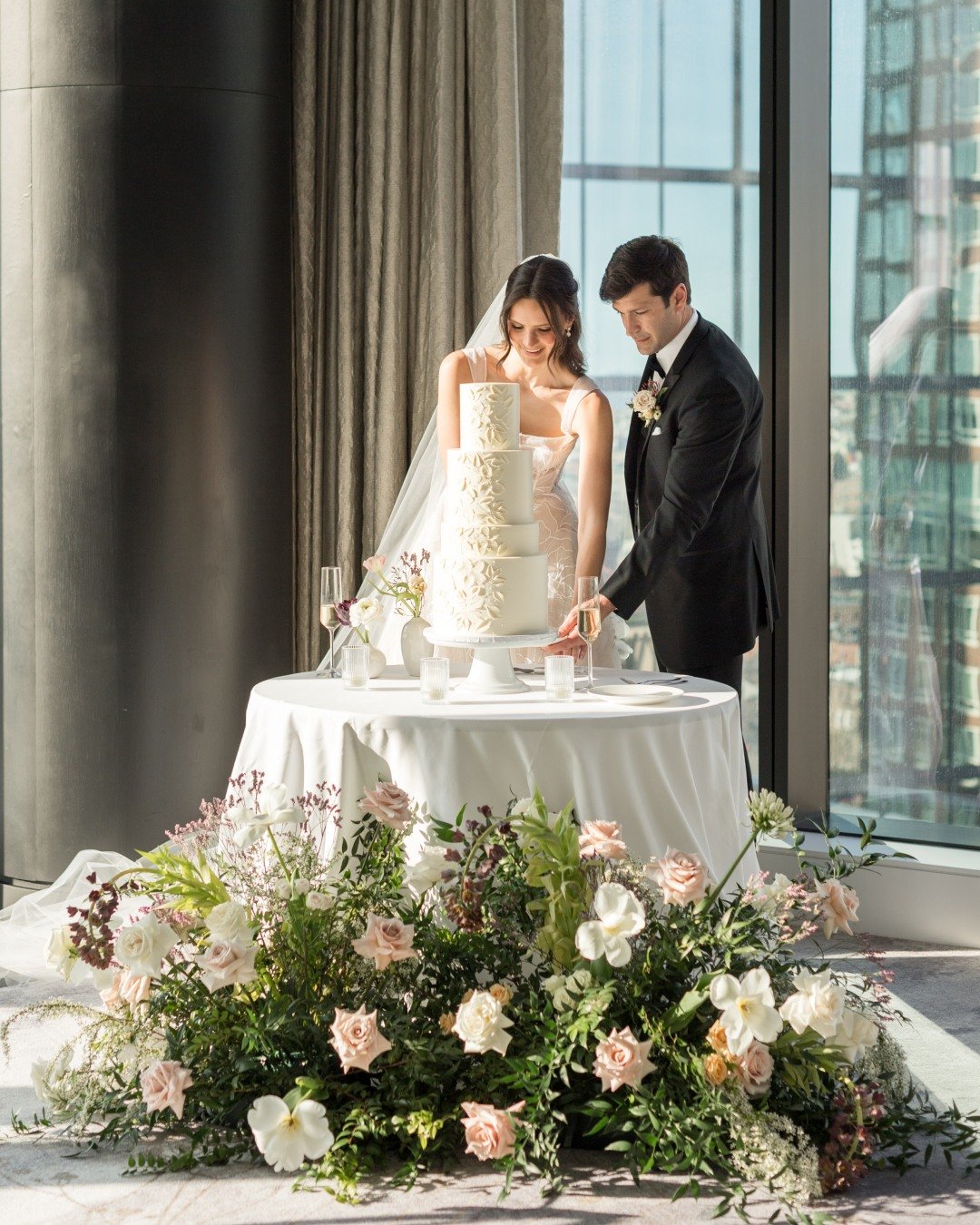 For beginnings that deserve a grand setting.

Where light pours in, florals gather at every table, and every detail is considered.

A love story unfolding at @RafflesBoston.