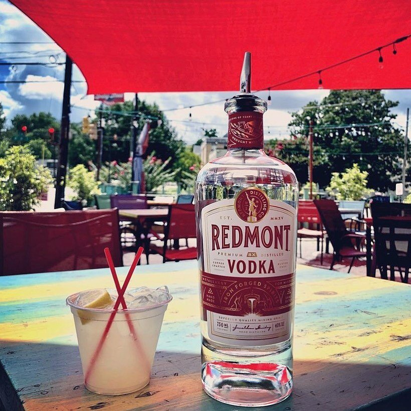 Have y&rsquo;all tried the Redmont Collins at @springstreetbhm yet? 😍

📸: @springstreetbhm