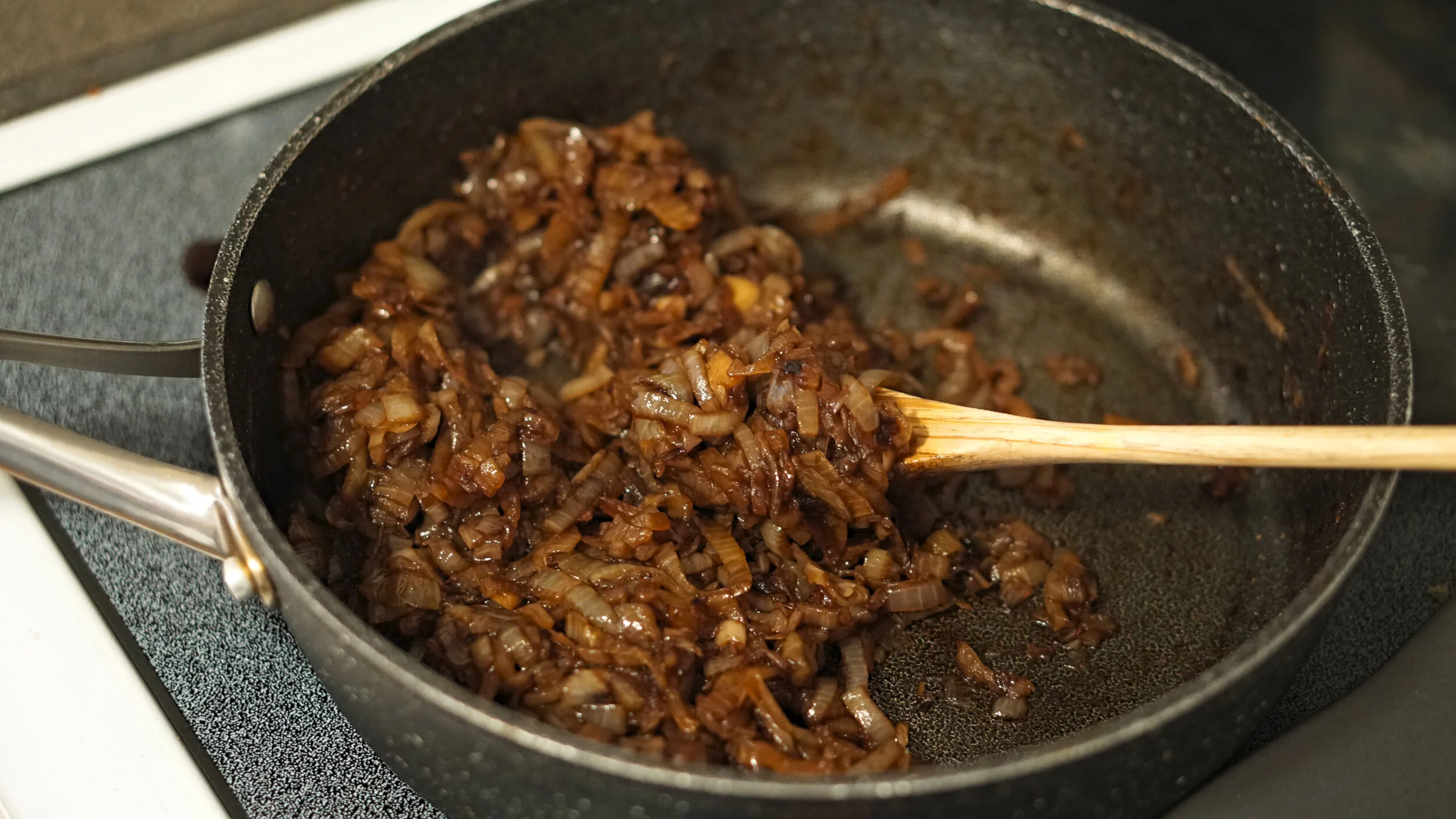 Balsamic Caramelized Onions — The GlutenFree Camel