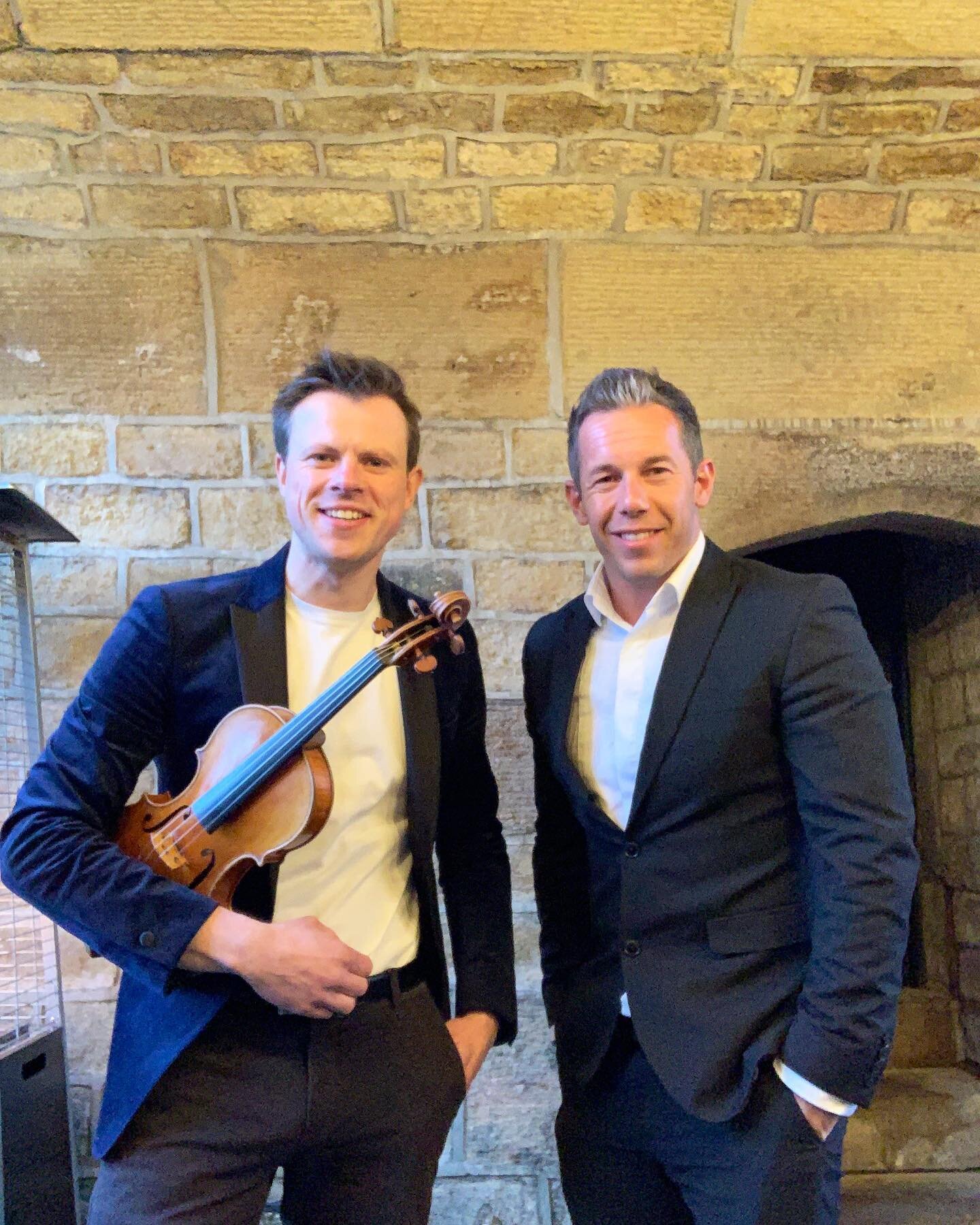 Braving the cold at the stunning @upperhouseestate. Ready for an evening performance of Italian classics with @timabelpiano #upperhousehayfield #upperhouseestate #violin #violinist #privateevent #event #events #musician #musicianlife