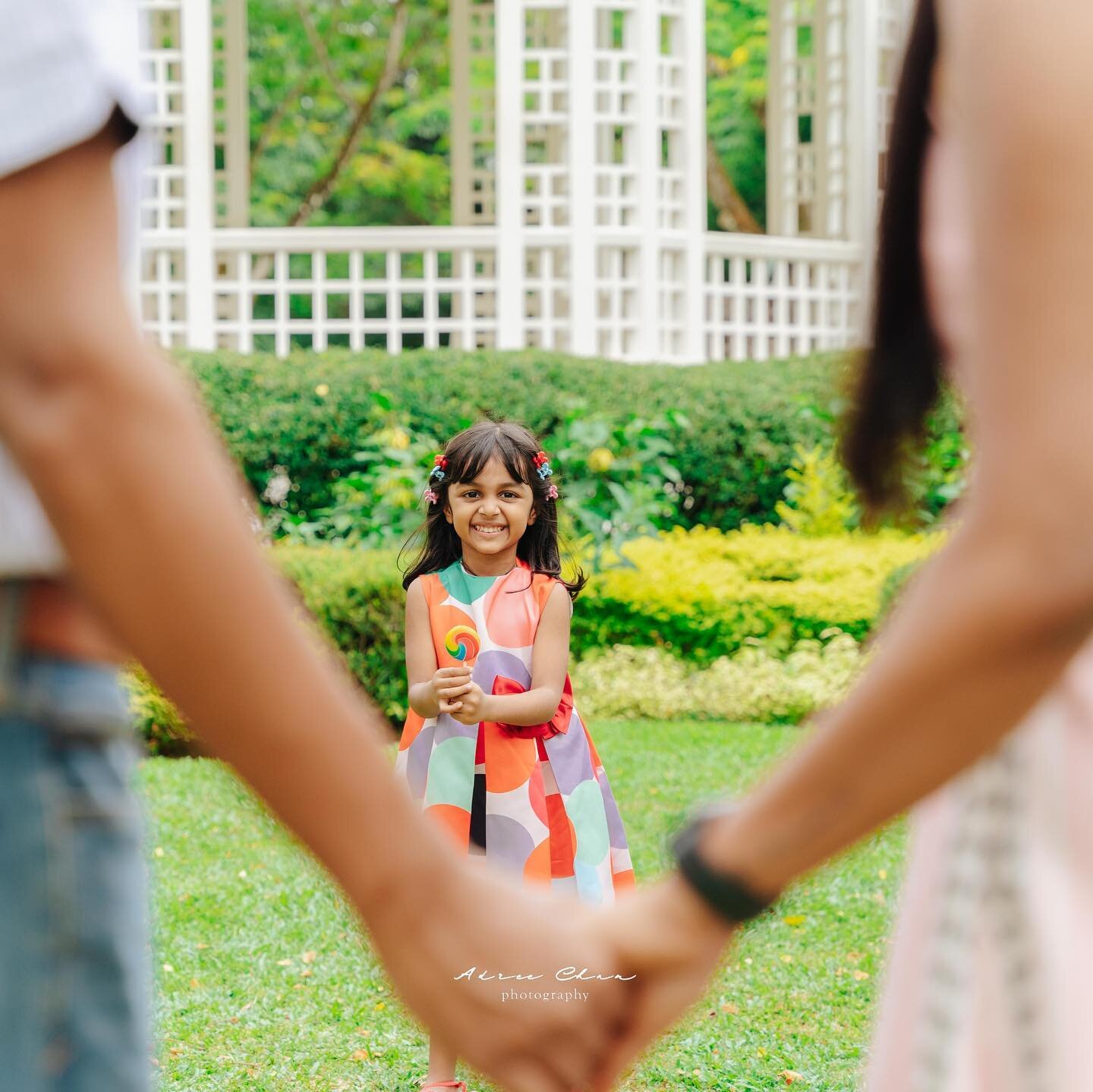 Fun family session with P &amp; S 💜

.
.
.
.
.
#familyphotography #family #familyphotographer #familybonding #familybondingtime #familyiseverything #photography #love #portraitphotography #portrait #familytime #familyphotoshoot #lifestylephotoshoot 