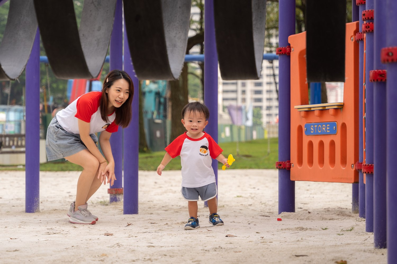 Why Outdoor Family Shoots Work So Well for Kids