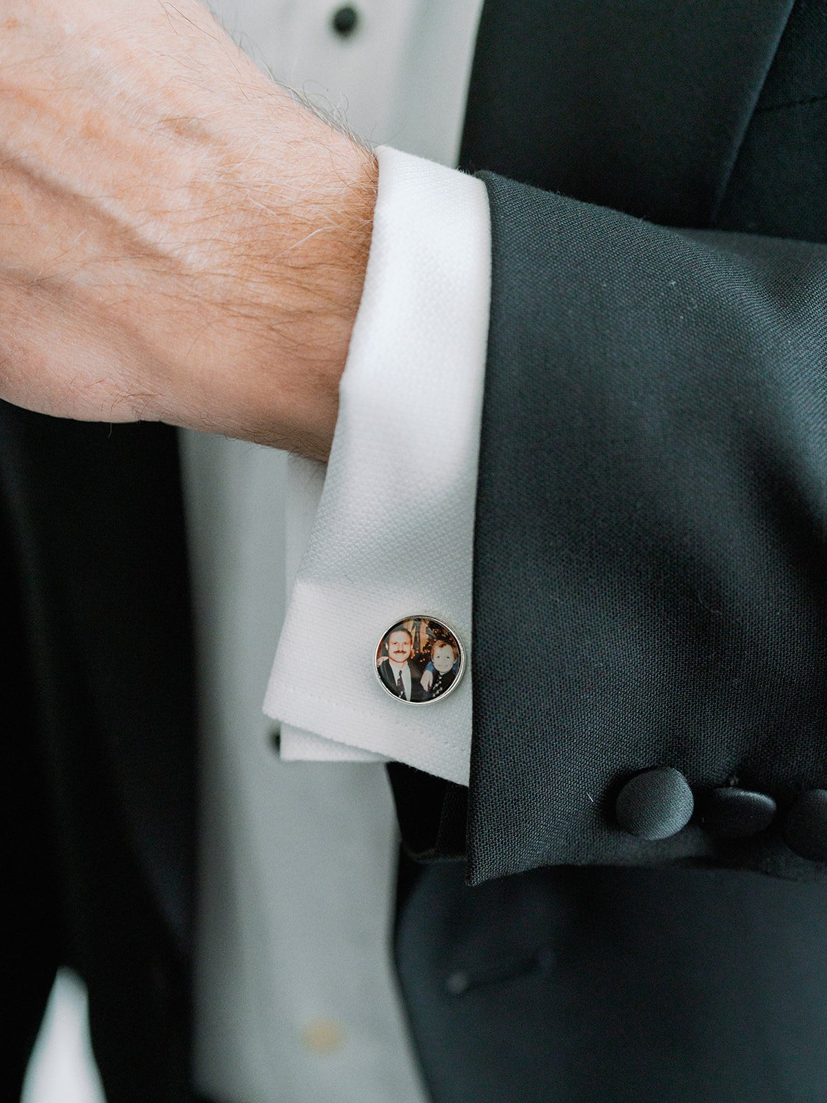 David & Diana Groom Getting Ready-20.jpg