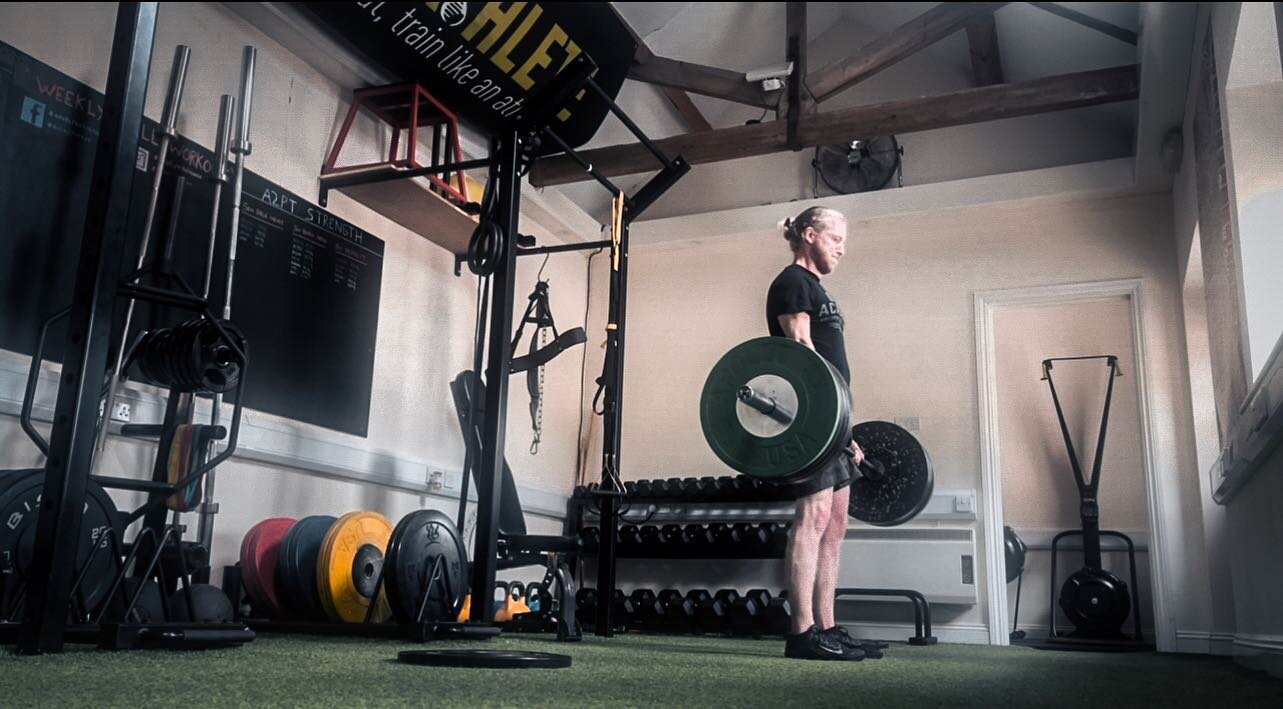 A new week means a new chance to chase that 1% improvement 

Kicking the week off with deadlifts. The posterior chain is key to athletic performance and injury prevention and bang for buck the deadlift is right up there.