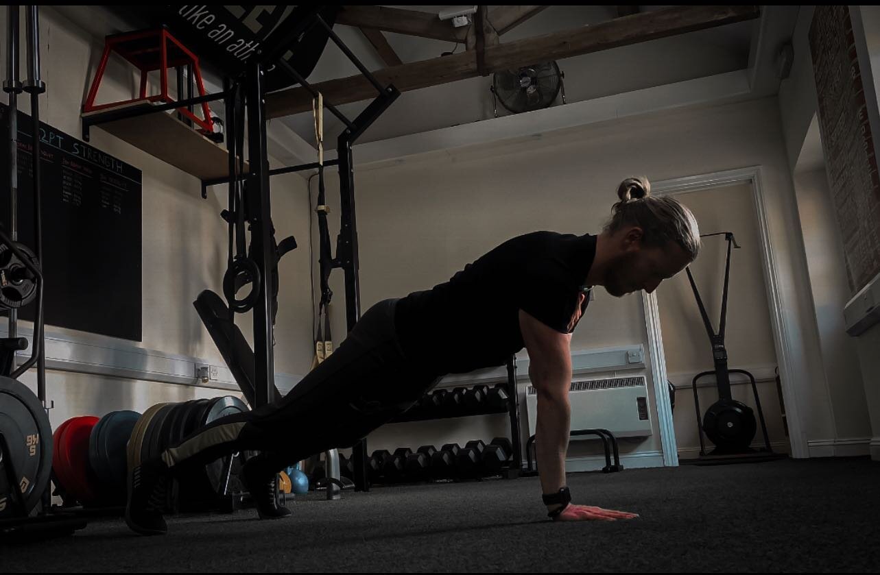 Core strength and stability

When it comes to performance in all sports being able to brace the core and core strength will always play an important role. This is no different in motorsport.

Aside from the more obvious factors of having to brace to 