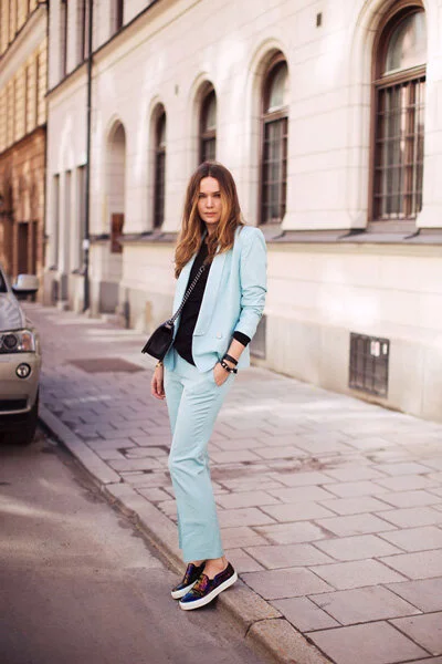 azul-caroline-zara-hero.jpg