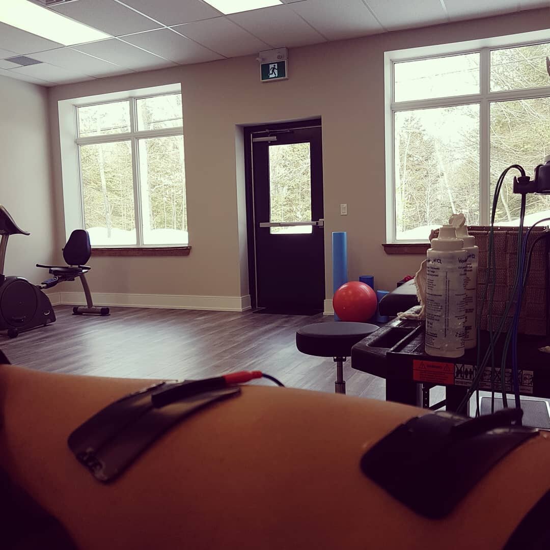 Even physiotherapists need some treatment now and again.  Never wait for pain to be at full force before you come in for treatment. Being proactive with regular self care is the best preventative medicine.  #letsgetphysiomuskoka #prevention #preventa