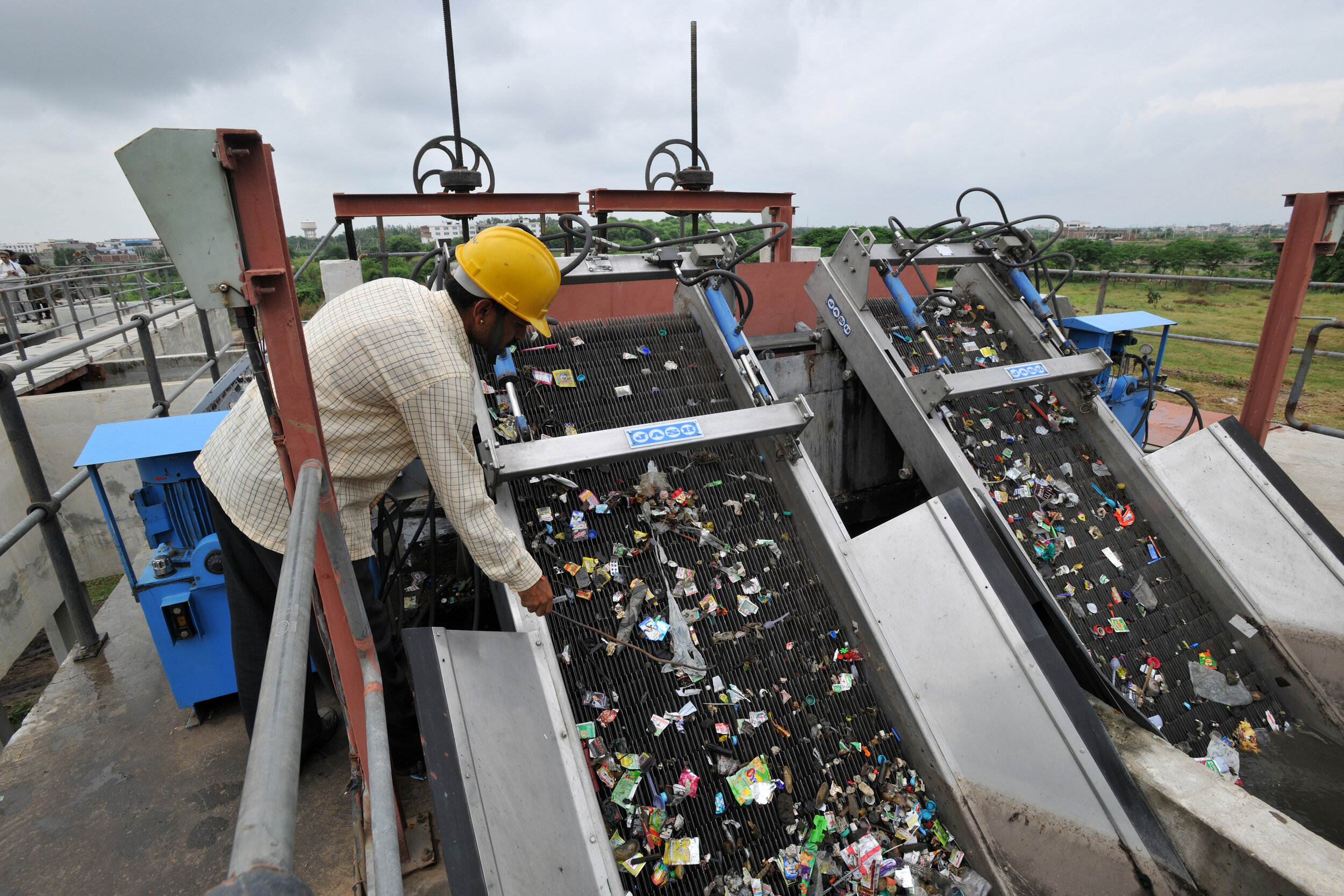 Las mejoras en el tratamiento de las aguas residuales deben incluir el desarrollo de las tecnologías inteligentes. © Planta de tratamiento de aguas residuales en Delawas, Jaipur, India Asian Development Bank.