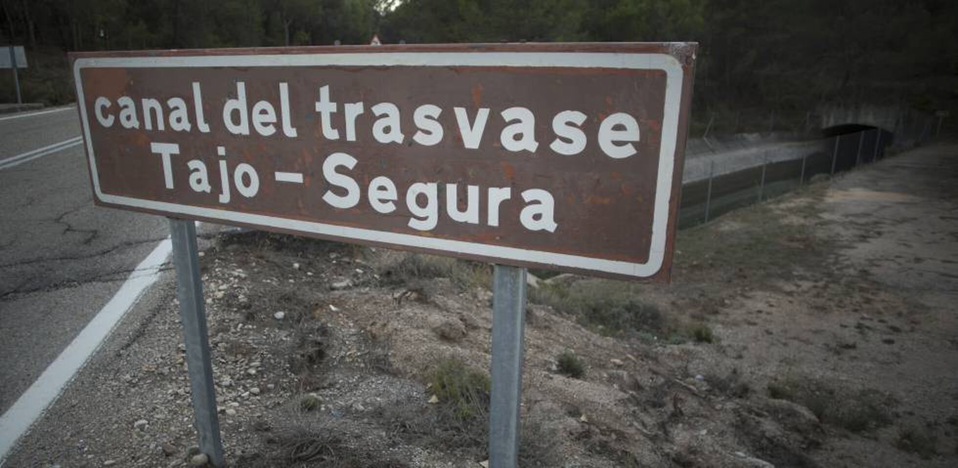 Cartel señalador del trasvase Tajo-Segura.PACO PUENTES