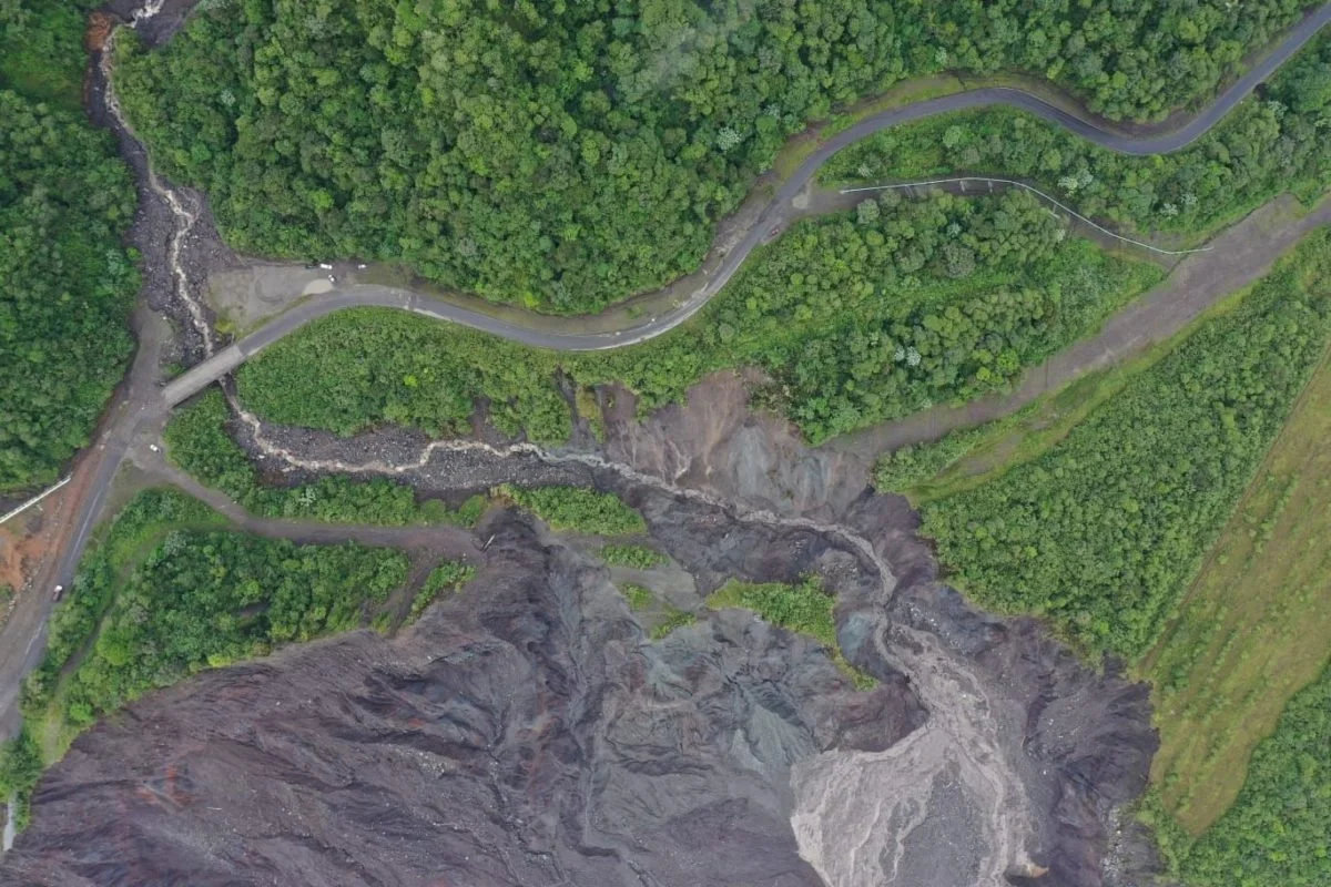 Ecuador: la erosión del río Coca nuevamente amenaza oleoductos y a una carretera