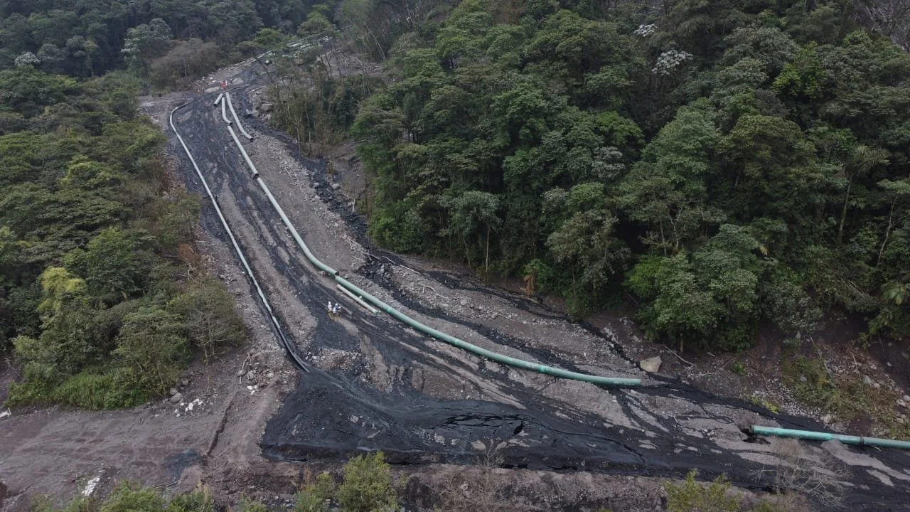 Nuevo derrame de petróleo en Ecuador se suma a la cadena de desastres provocados por la erosión del río Coca