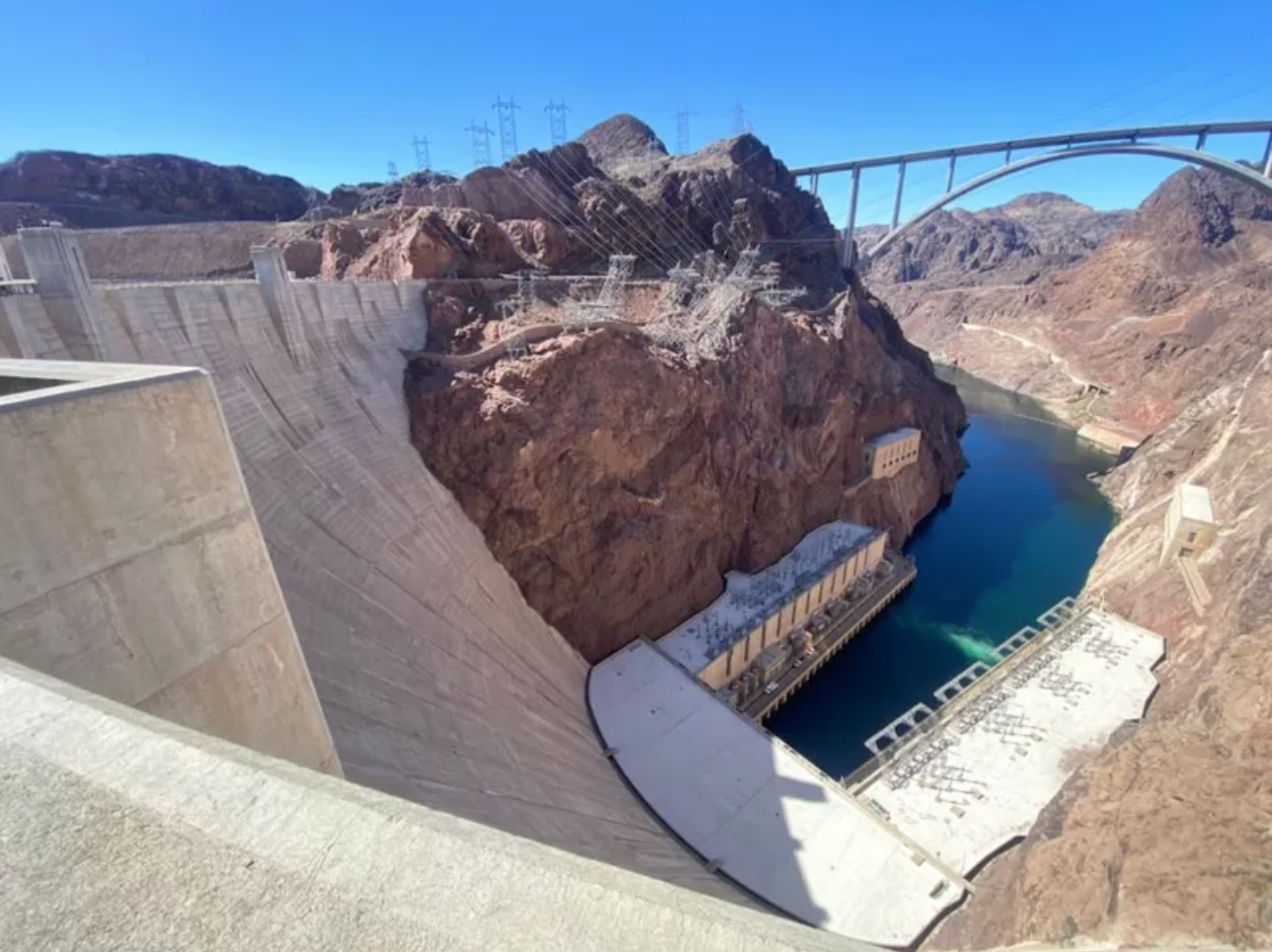 Lago Mead: la amenaza de que se seque la mayor reserva de agua de EE.UU. (y las consecuencias económicas que ya se sienten)