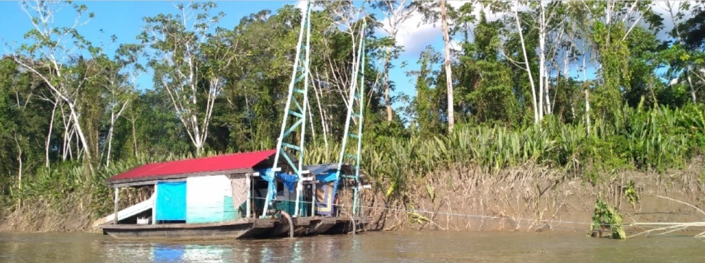 Bolivia: estudio revela que 180 balsas mineras liberan al mes 259 kilos de mercurio en el río Madre de Dios
