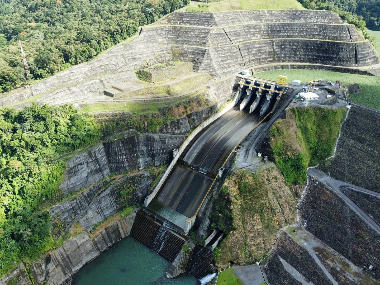 ICE sacará de operación planta Reventazón al menos dos meses