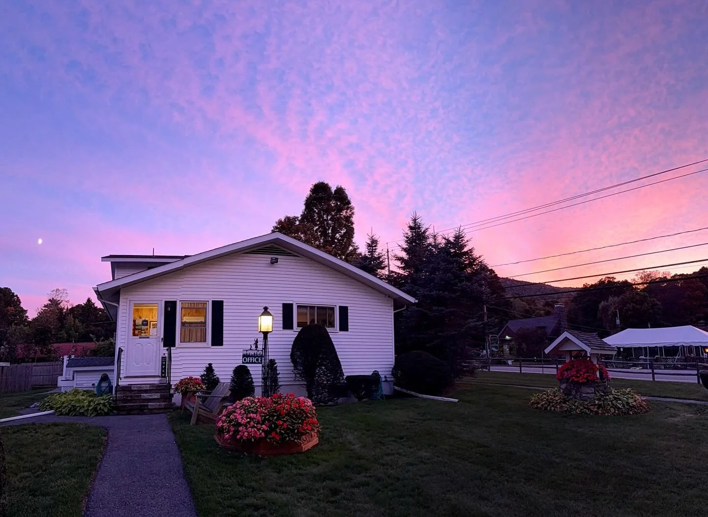 September and October have treated us to so many colorful evenings this Fall! 

Only 10 days left in our 2025 season! Anyone spending the long holiday weekend with us or in Lake George?