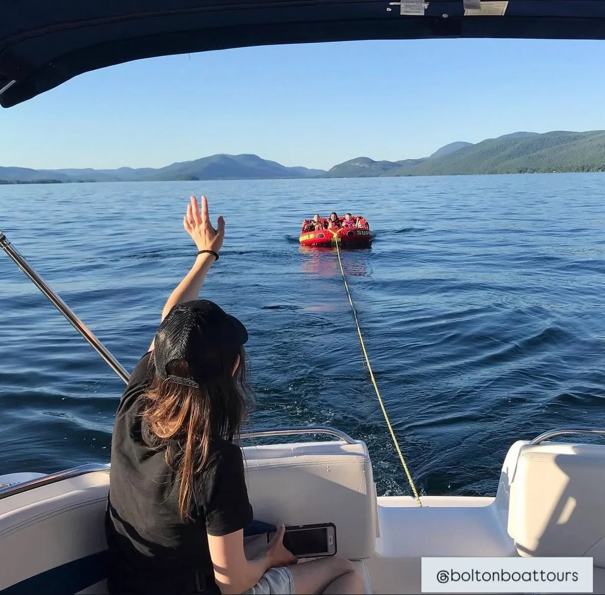Experiencing the Lake Part 1: Boating 🚤🌊

1️⃣ Boat Rental: Rent a boat from @yankeeboatlakegeorge @chicsmarina or @brodieslakeside. If you want to boat for multiple days during your vacation, we have dock space for rent at Stepping Stones.
2️⃣ Priv