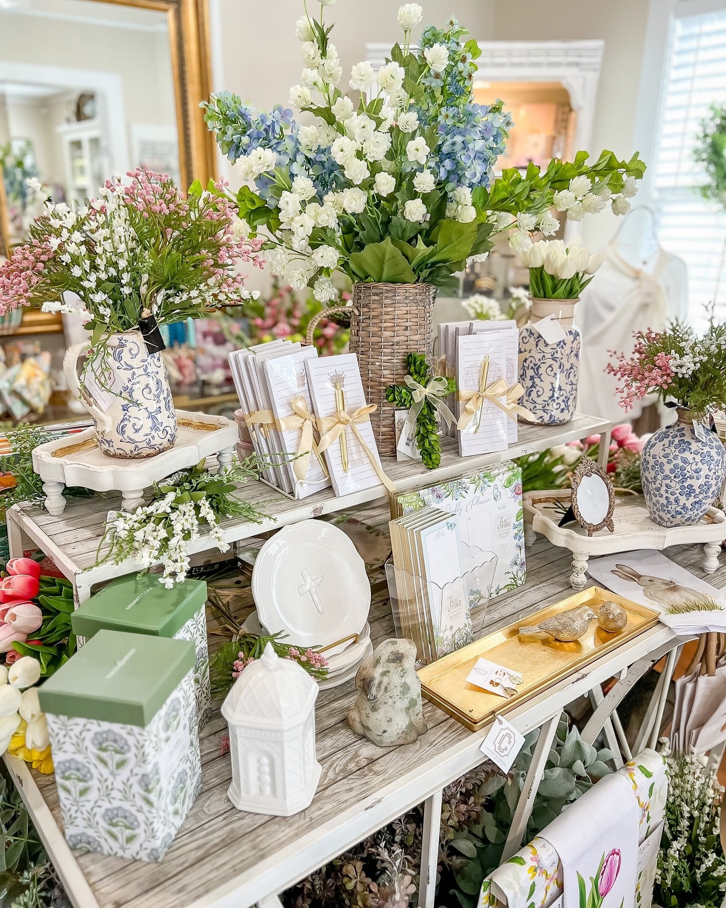 It is a beautiful Saturday!☀️ Come shop!! 🛍️✨ Mother&rsquo;s Day is in 2 weeks!! 𝙊𝙥𝙚𝙣 until 𝟮𝙥𝙢 today!⁣
⁣
Carmen&rsquo;s on Carolina⁣
1631 Carolina Avenue⁣
Orangeburg, SC⁣
⁣
⁣