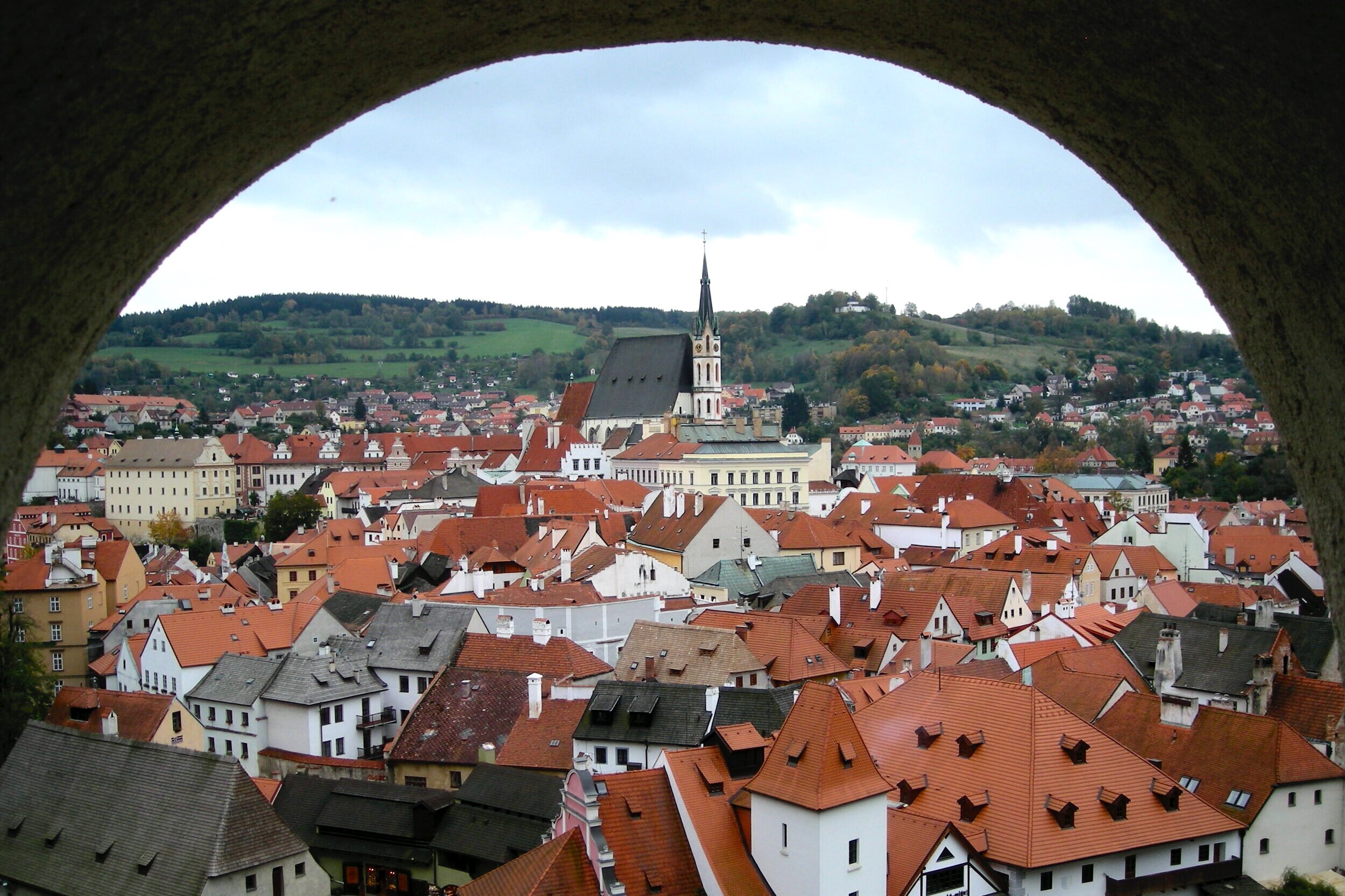 Cesky Krumlov through the arch