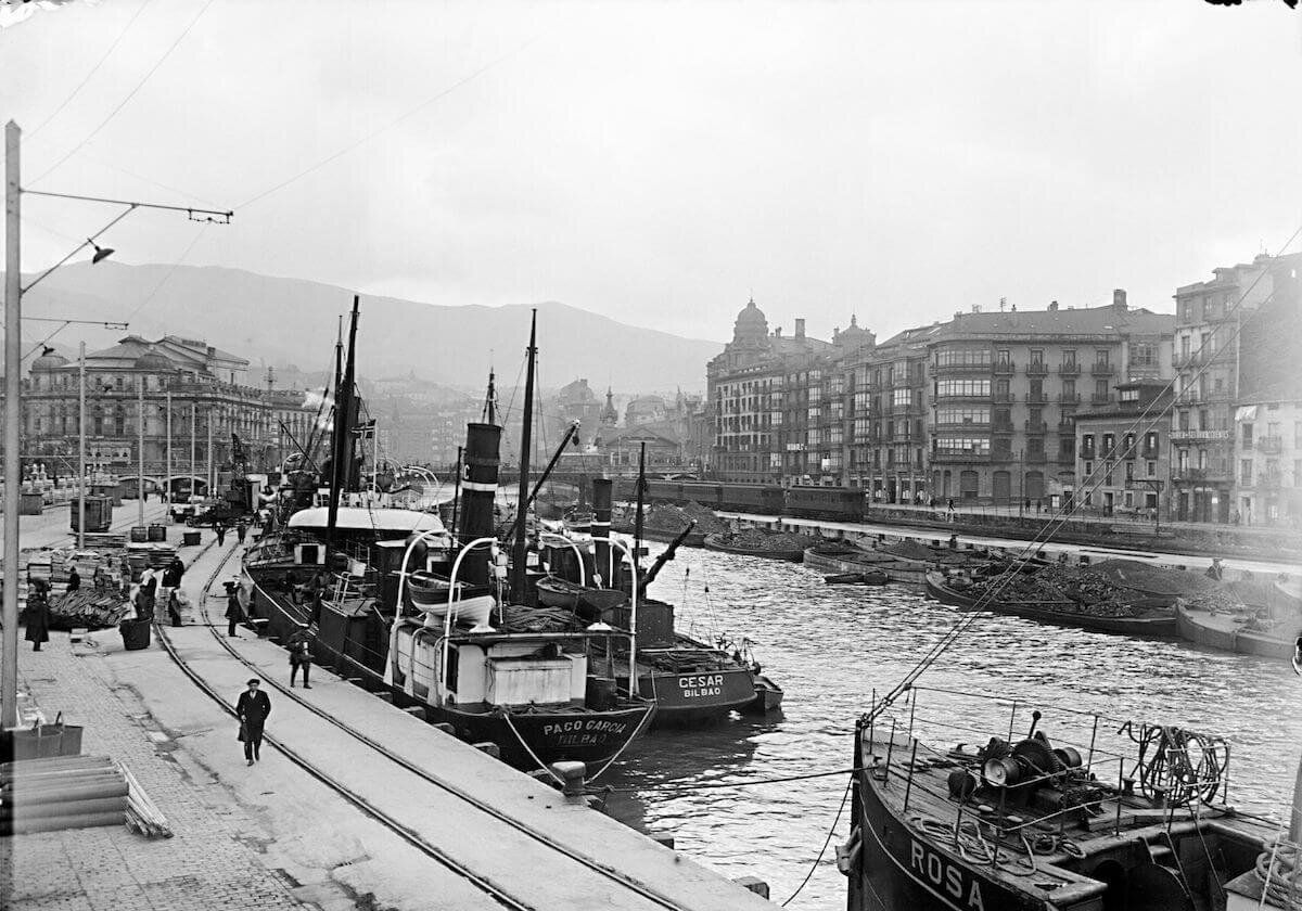 The Arenal and Sendeja Docks of Bilbao in 1927