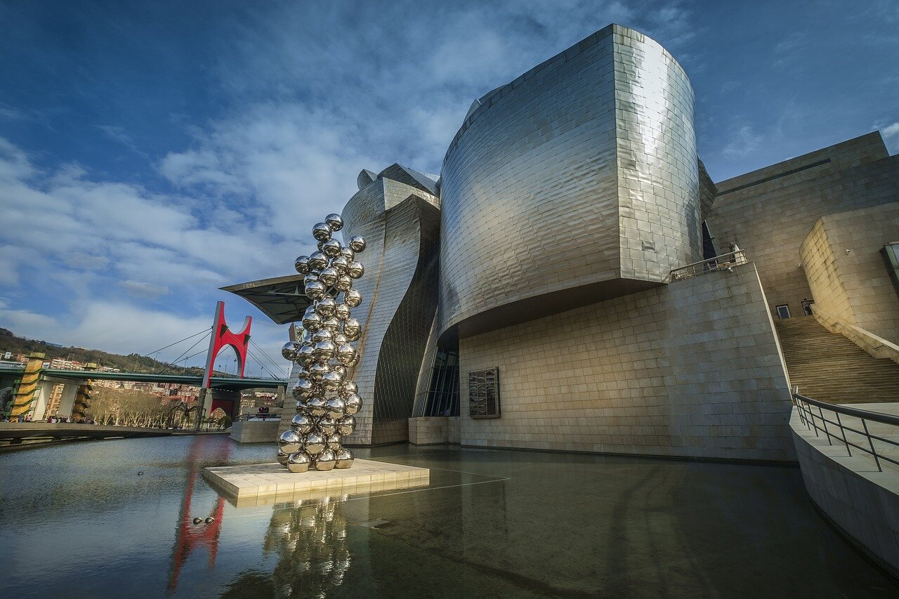 Anish Kapoor's "Tall Tree &amp; the Eye" sculpture outside the Guggenheim Bilbao