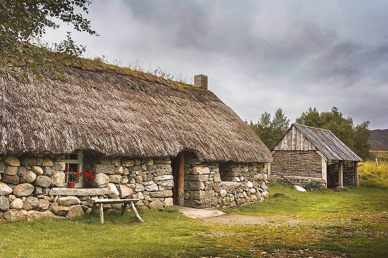 Highland croft house with recessed windows and doors, Highland Folk Museum, Newtonmore.
