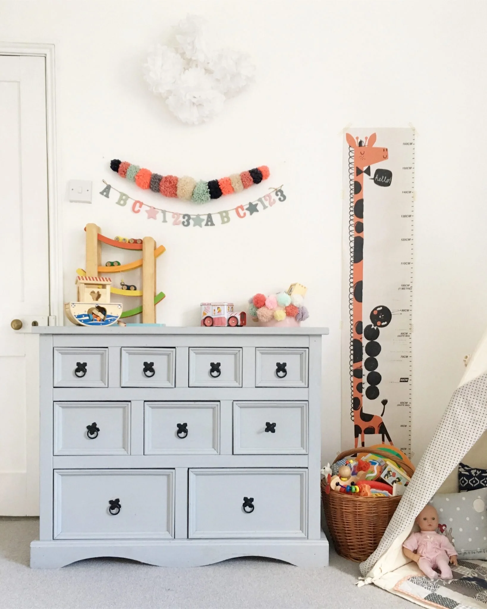 How to buy furniture at auction like a pro
