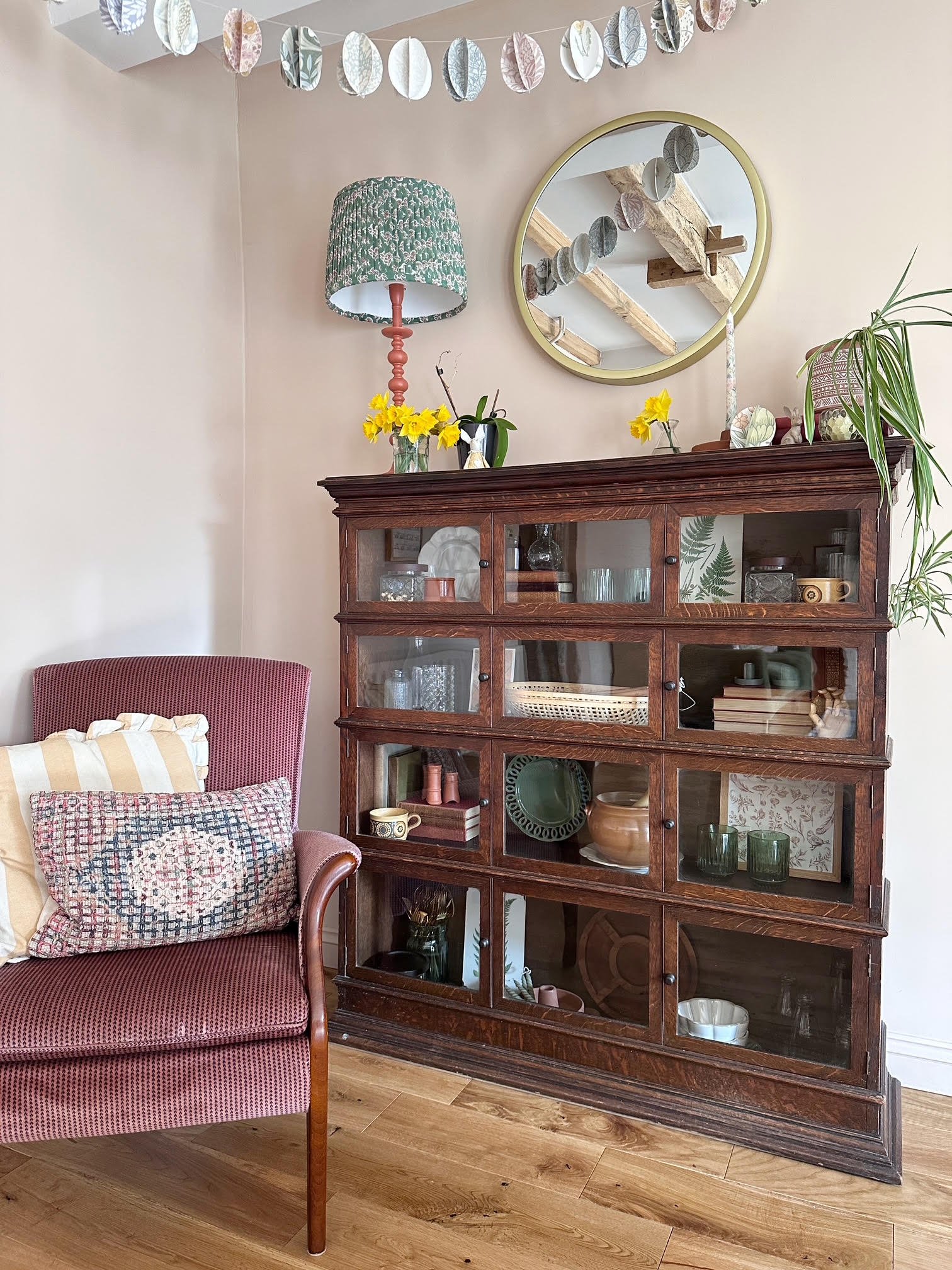 Vintage Home Interior Trends Redefining Timeless Elegance in 2026 8 Vintage sofa design in 2026 with tufted upholstery and carved legs.