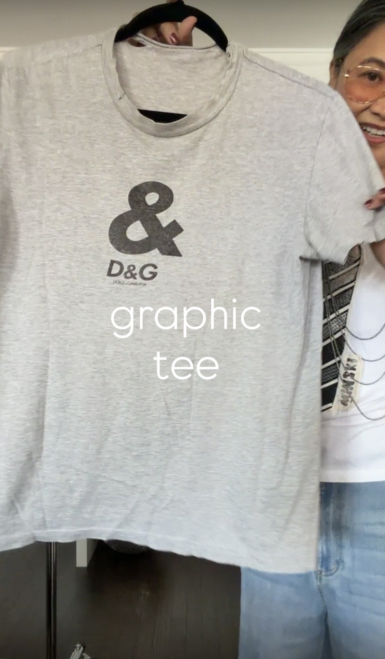 how to wear a graphic tee women over 50
