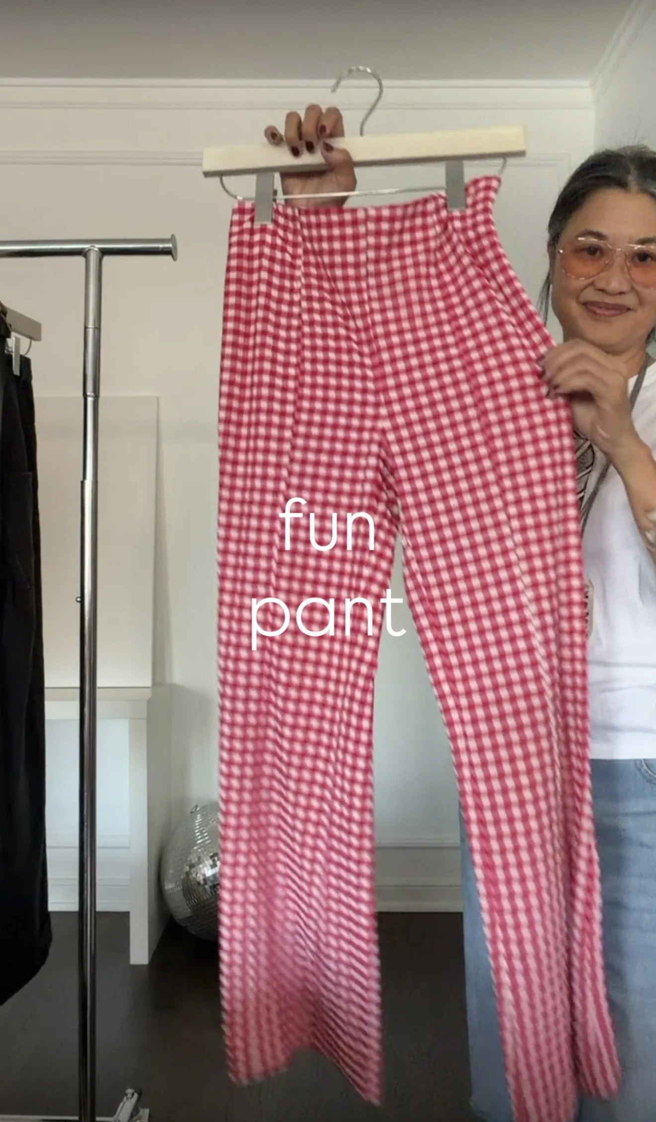 how to wear a printed pant women over 50