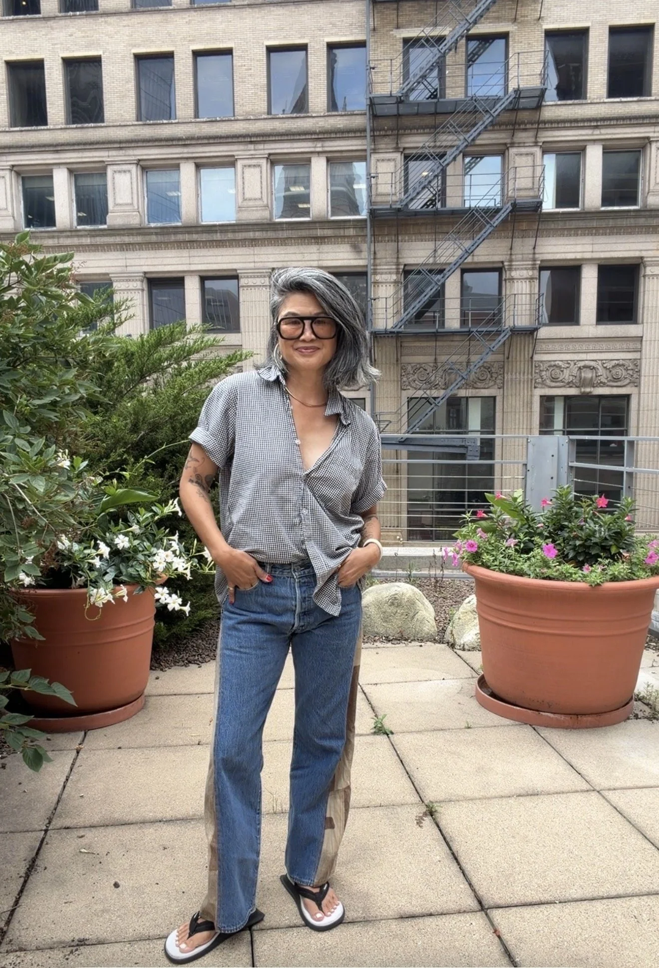 Five summer outfit ideas featuring mix-and-match pieces and pattern mixing for women over 50.