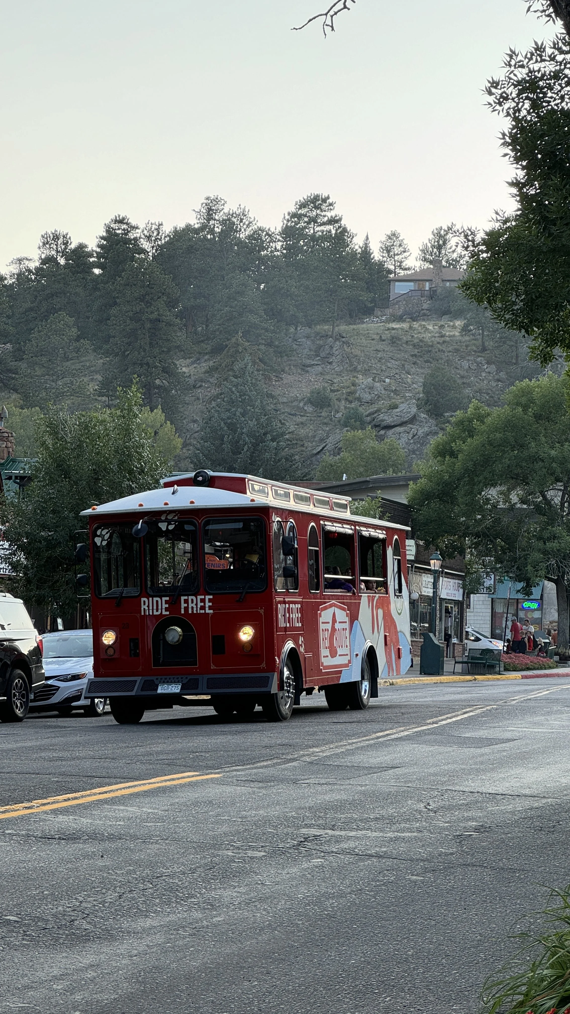free trolley estes park_how to get around estes park.jpeg