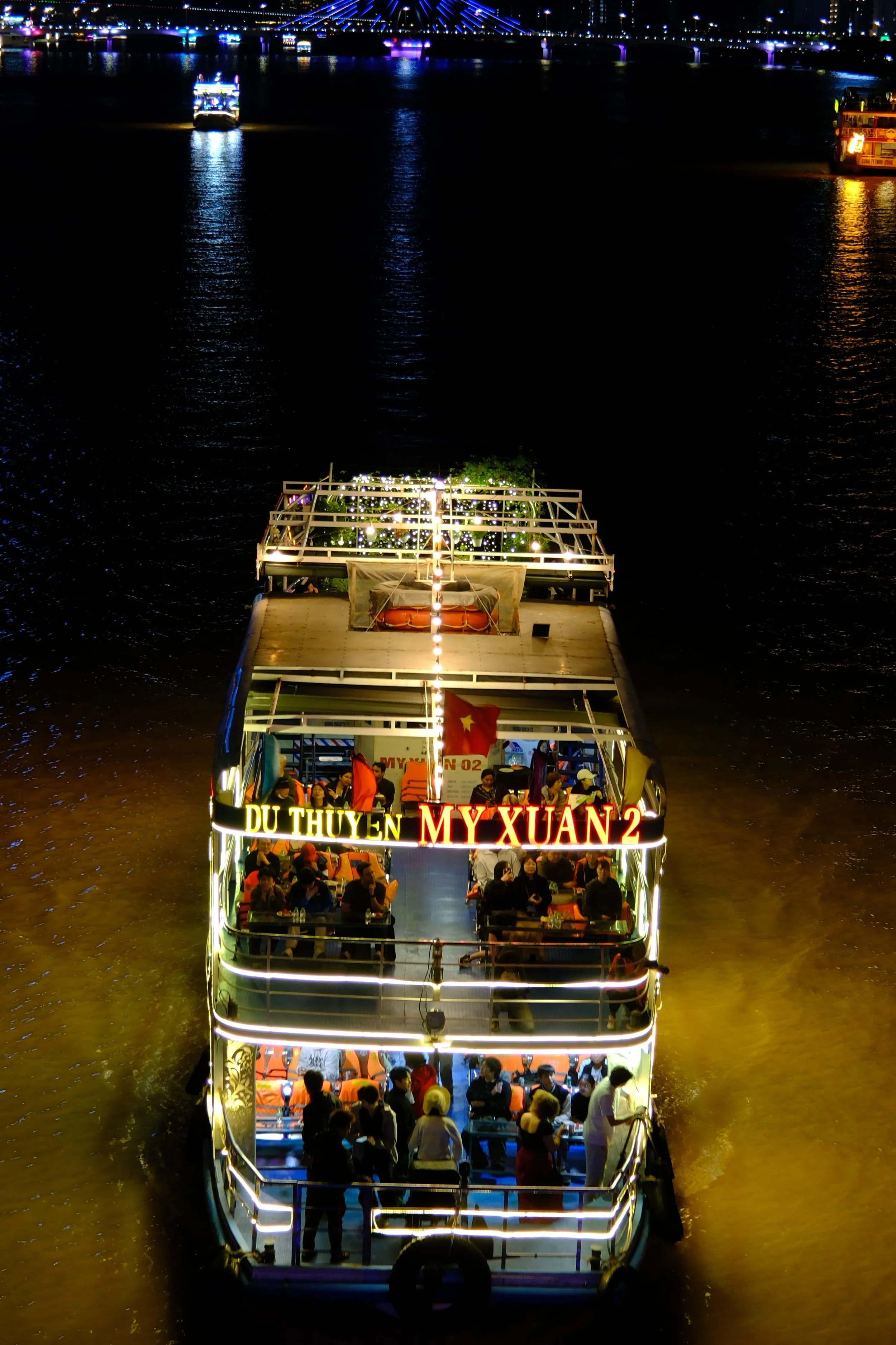 han river city night cruise da nang