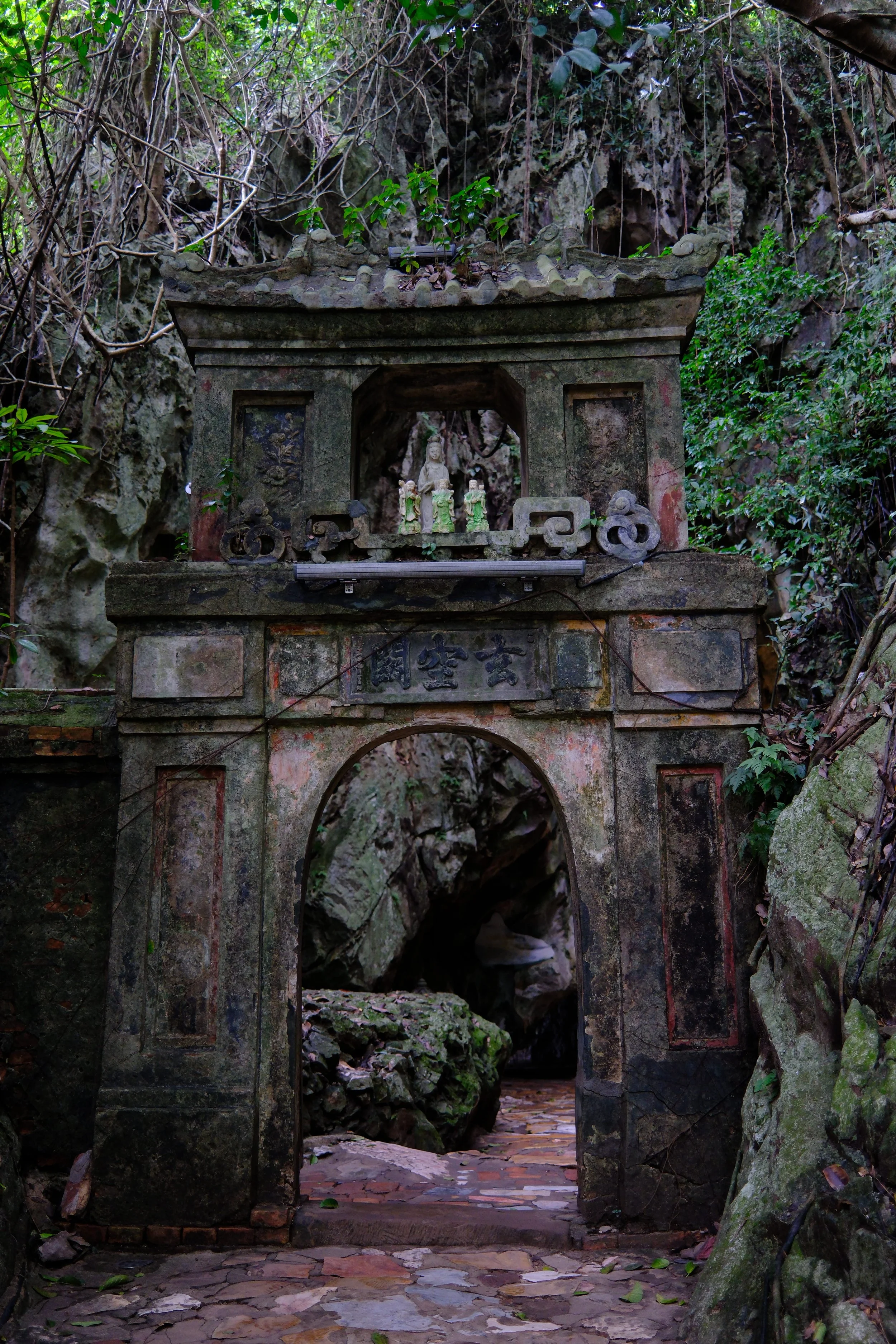 marble mountains_top da nang attractions