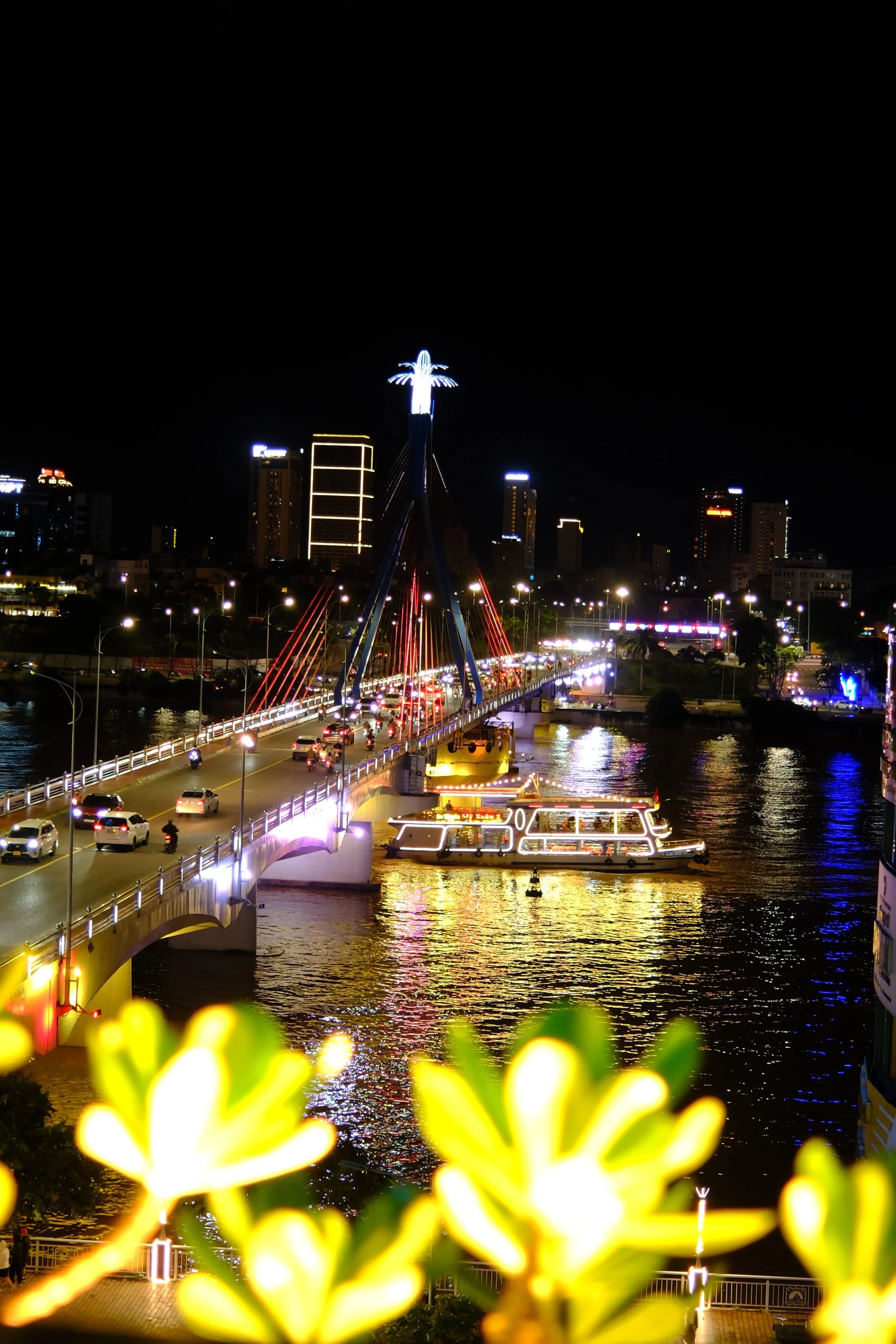 rooftops in da nang_river tours da nang