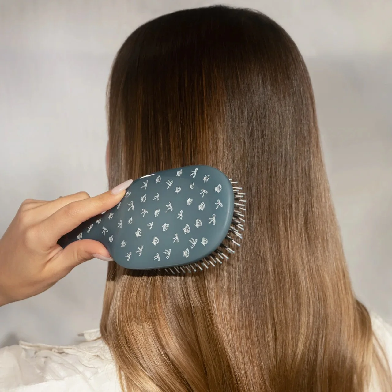 509501-CoastalCottage-Smooth_PolishBrush-CoastalBlue-Model-5-1280x1280px.jpeg