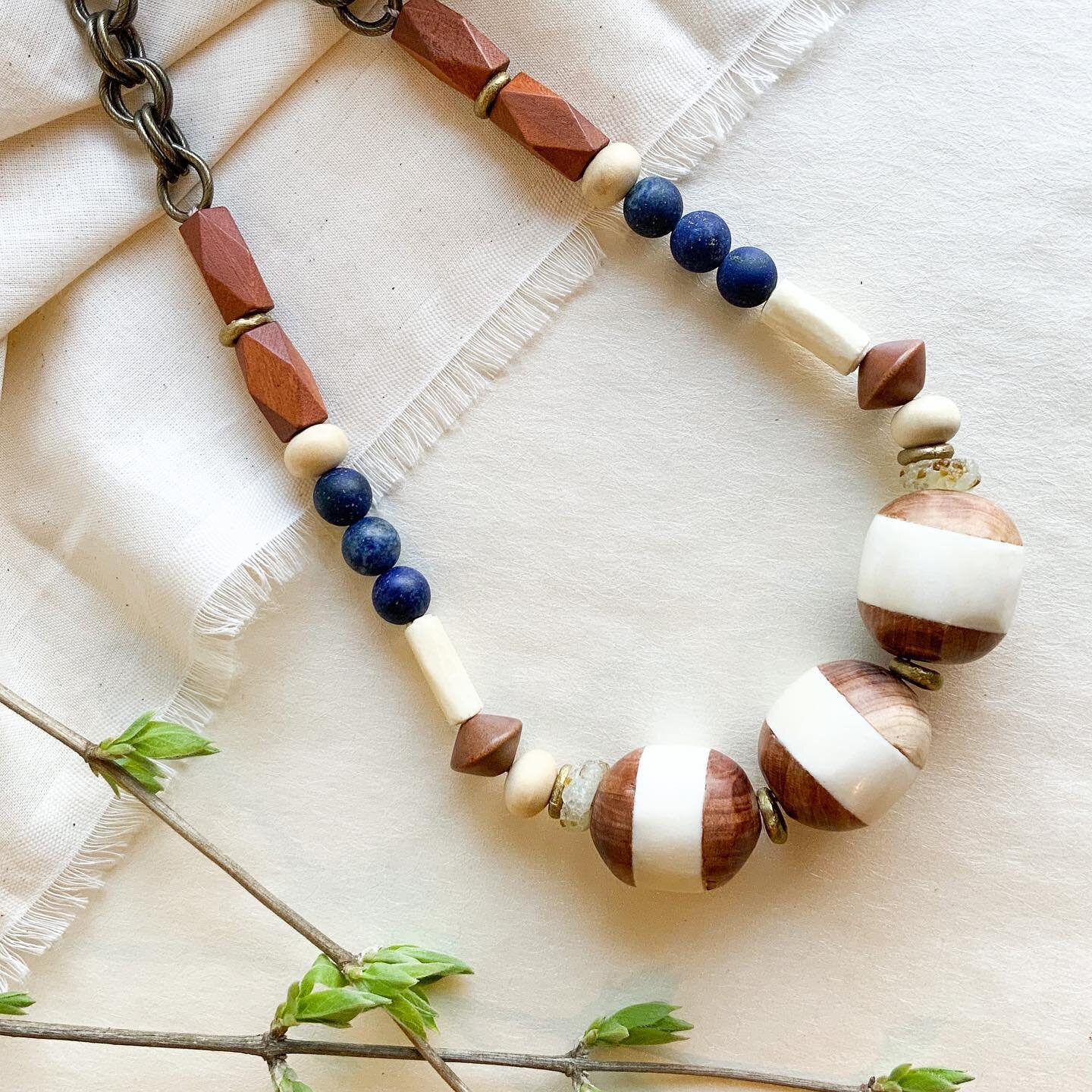 Add some drama to your neckline. 

At Adorn we love big beaded statement necklaces with a unique flare to pair with our  Summer wardrobe. They are an easy, eye-catching add.

Shop the final day of our FLASH SALE today at adornbyklee.com.  Select bead