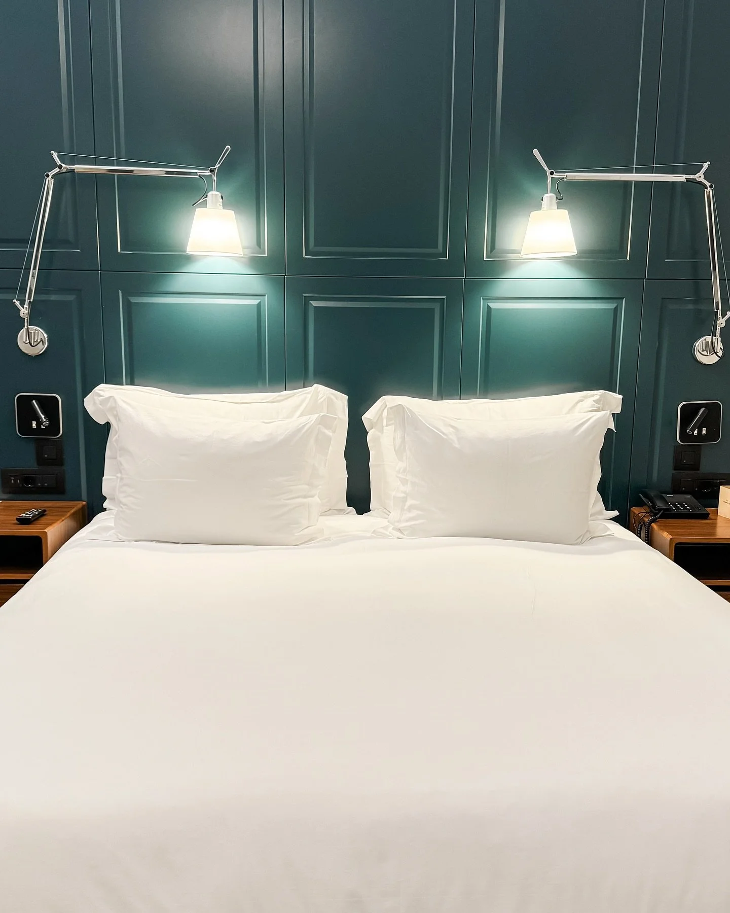 We headed to Patra because JK&rsquo;s family is from a town not far from there. I&rsquo;ll be honest, I&rsquo;d been burnt in the past with accommodation in the area (think The Shining vibe&hellip; yep, that sort of place 😱)

So when we booked The B