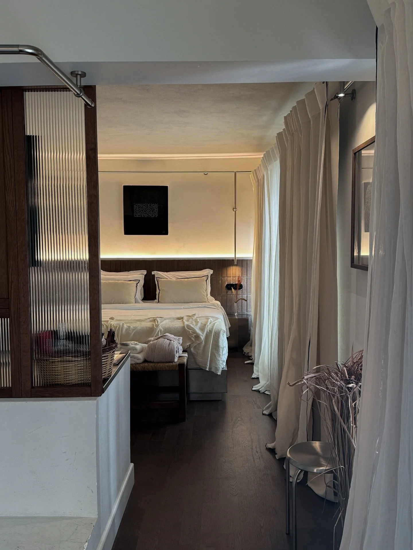 📌 Save this hotel if you&rsquo;re planning a trip to Athens.

One of my favourite hotels in Athens.

Imagine waking up every morning to the smell of freshly baked bread, cinnamon scrolls or koulouria. And having the option of one of each for breakfa