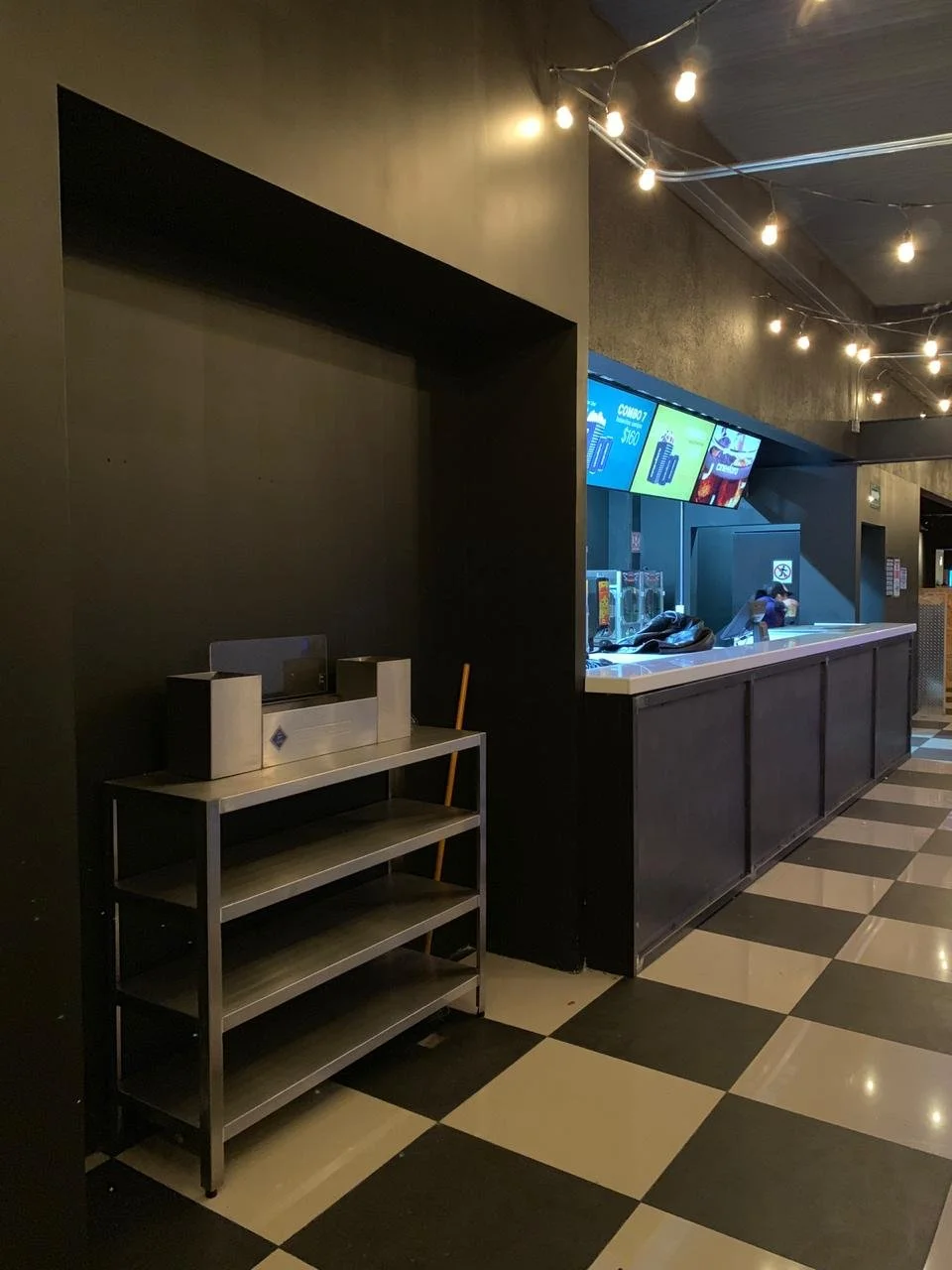 PHOTO-2019-04-10-23-21-45 2.jpg