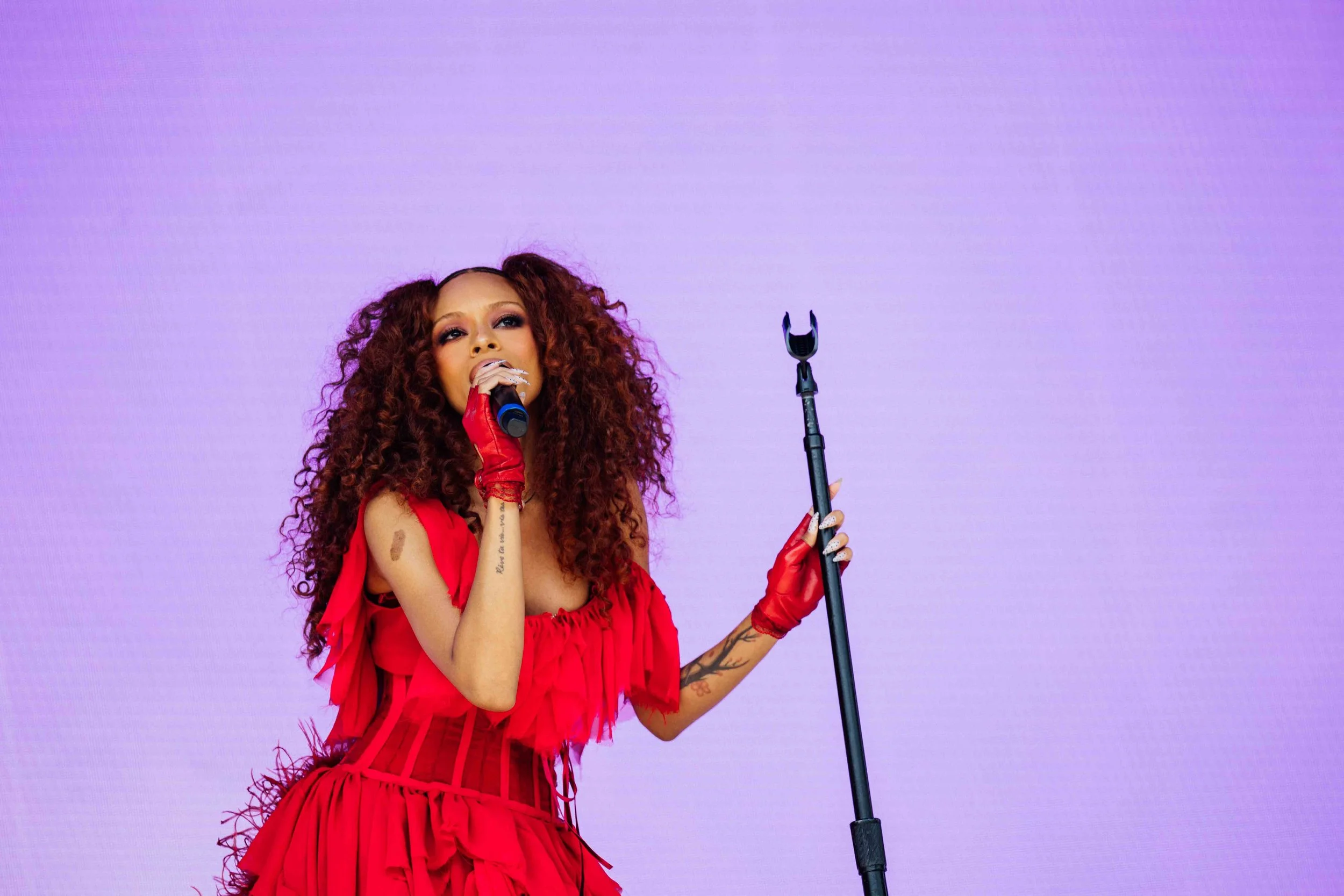 RavynLenae_08_25__07.jpg