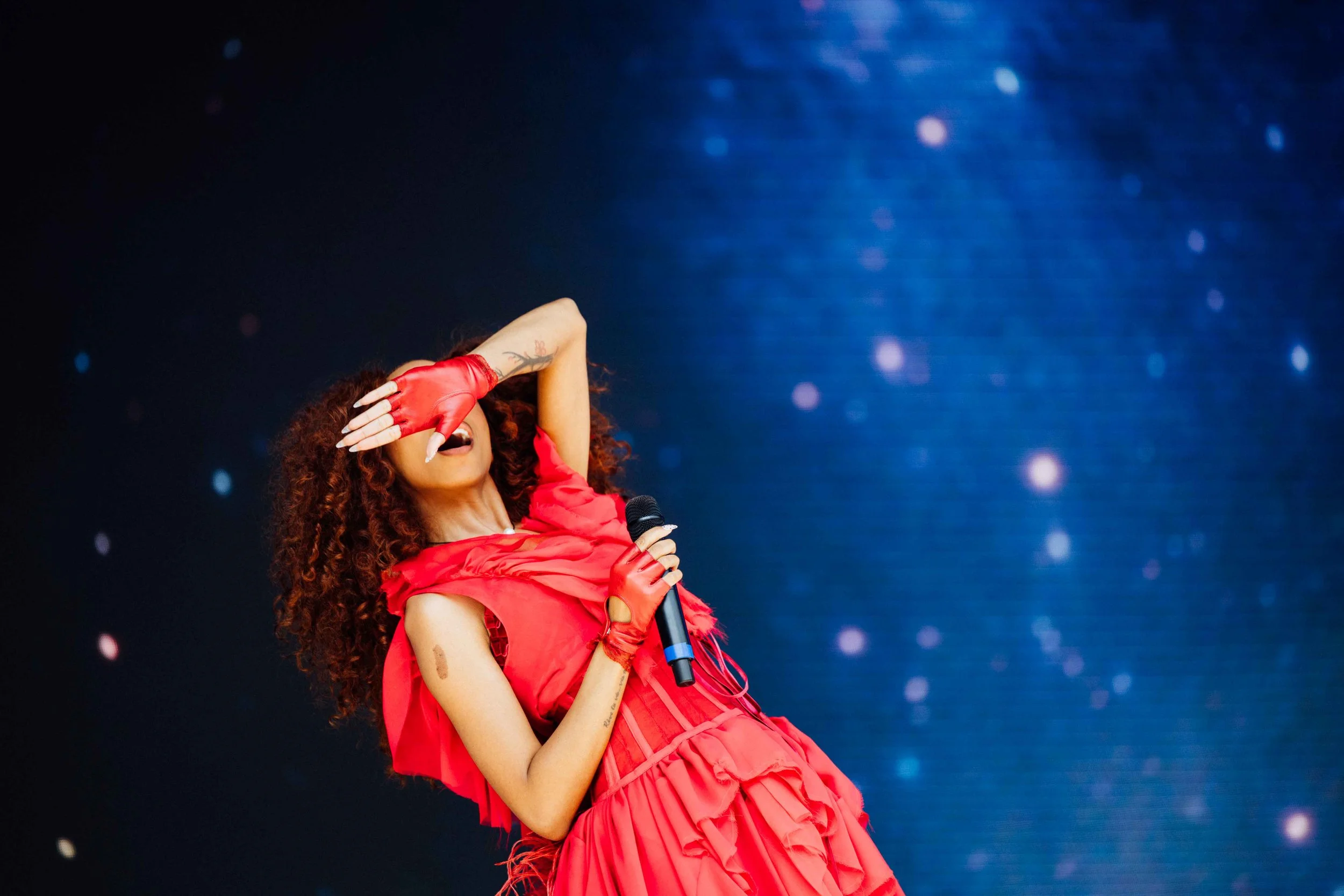 RavynLenae_08_25__11.jpg