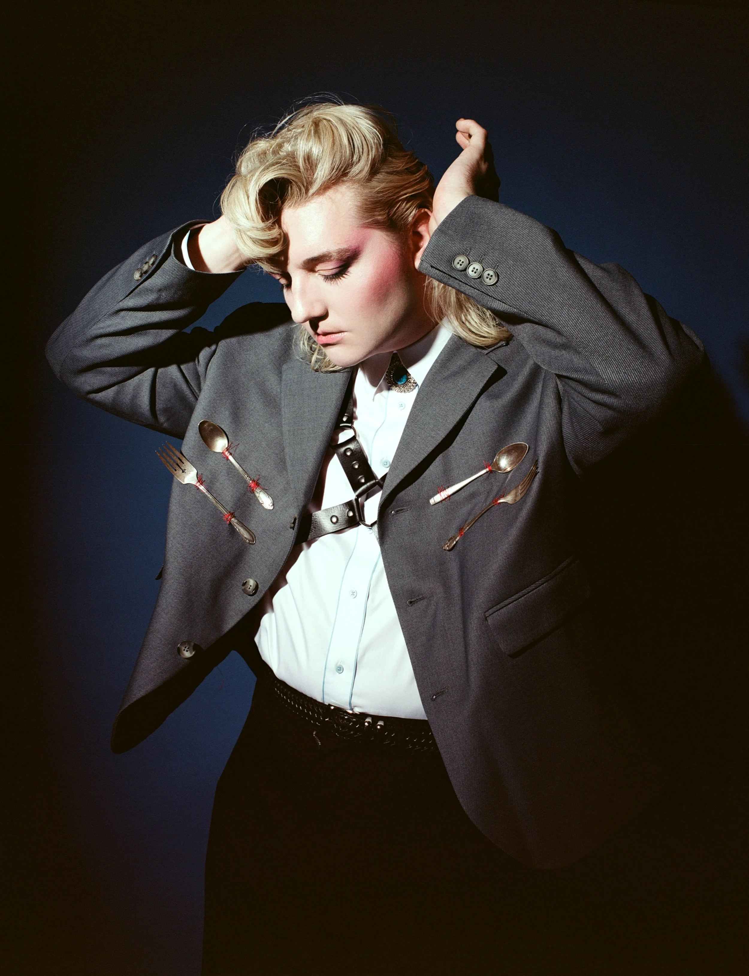 Q&amp;A: Vienna Vienna Explores Noise and Disconnection in “Entertain Me”