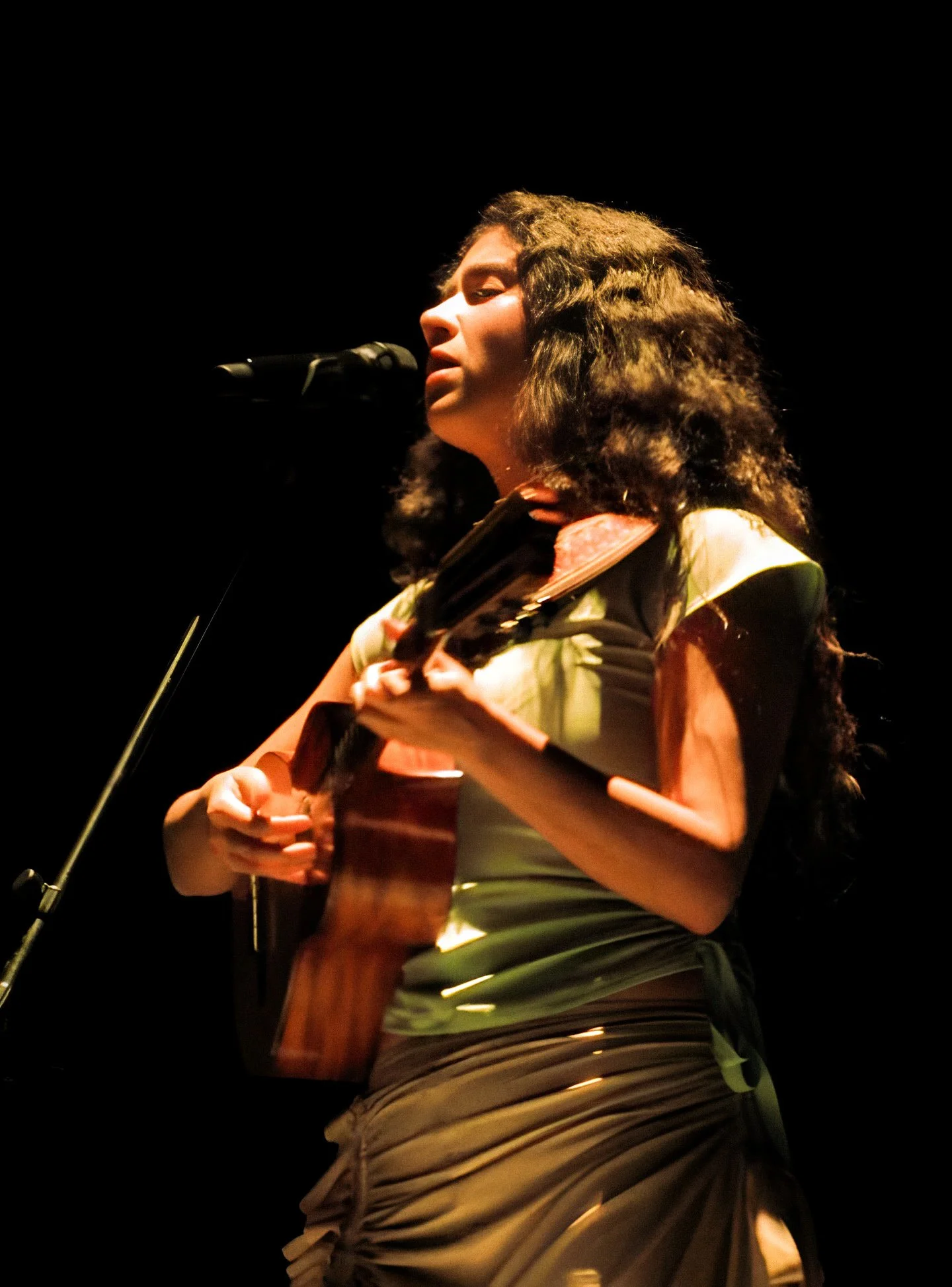 REVIEW: Silvana Estrada Turns Auditorio Rio 70 into a Sanctuary of Quiet Emotion