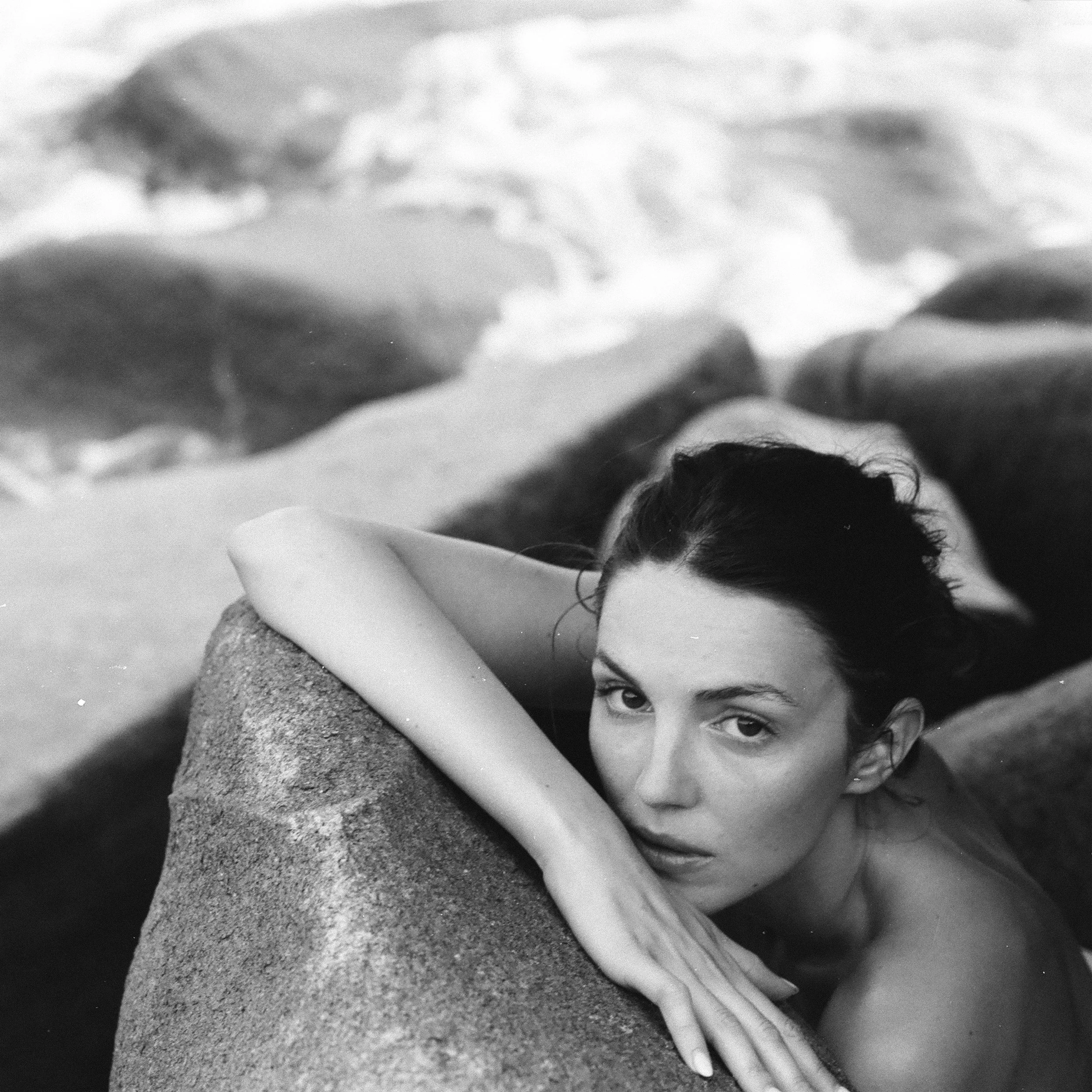 Q&amp;A: Ella Hunt's Debut Album ‘Blindspot’ Captures the Many Faces of Grief