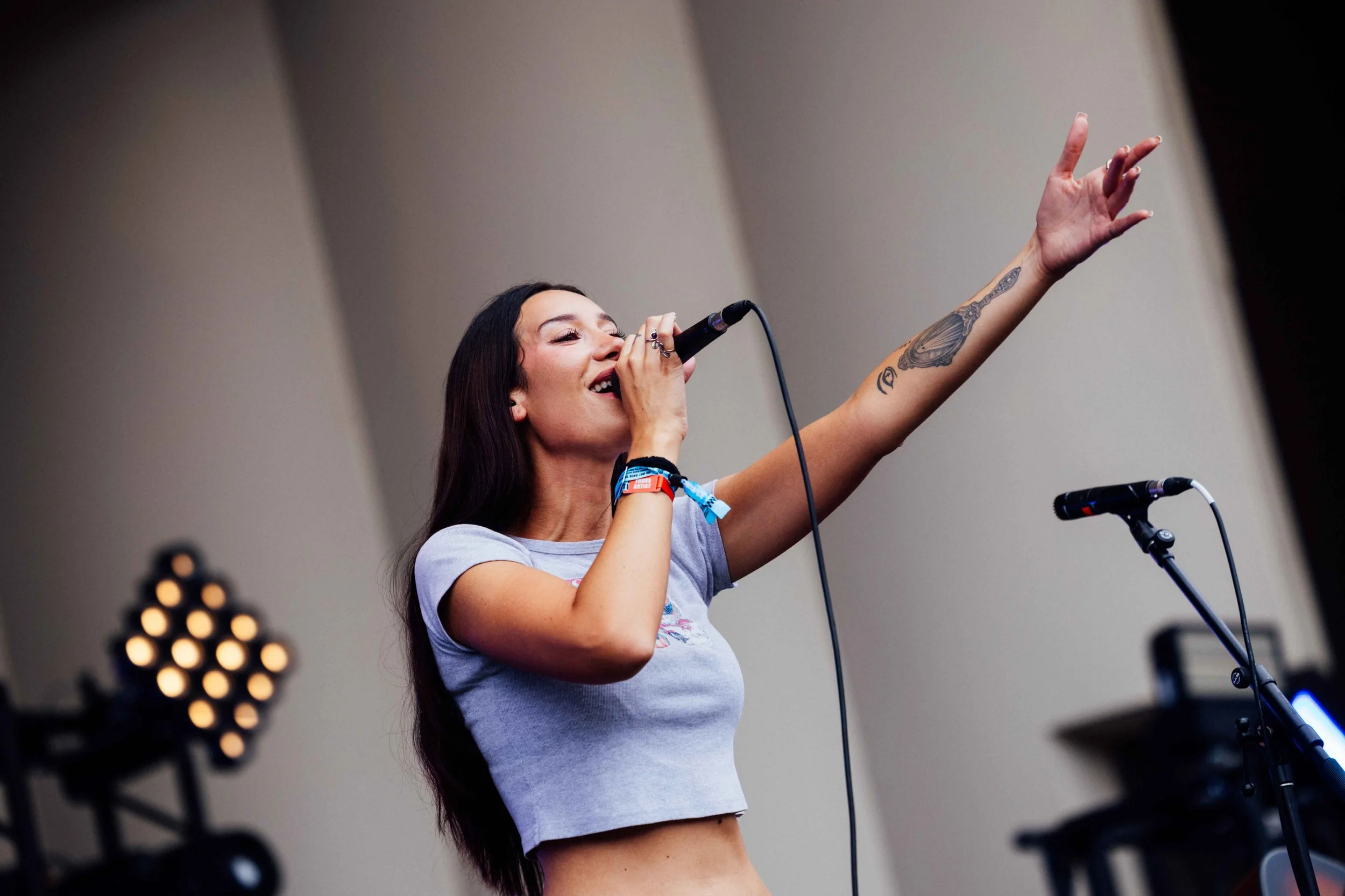 JuliaWolf_Web_07_26_06.jpg