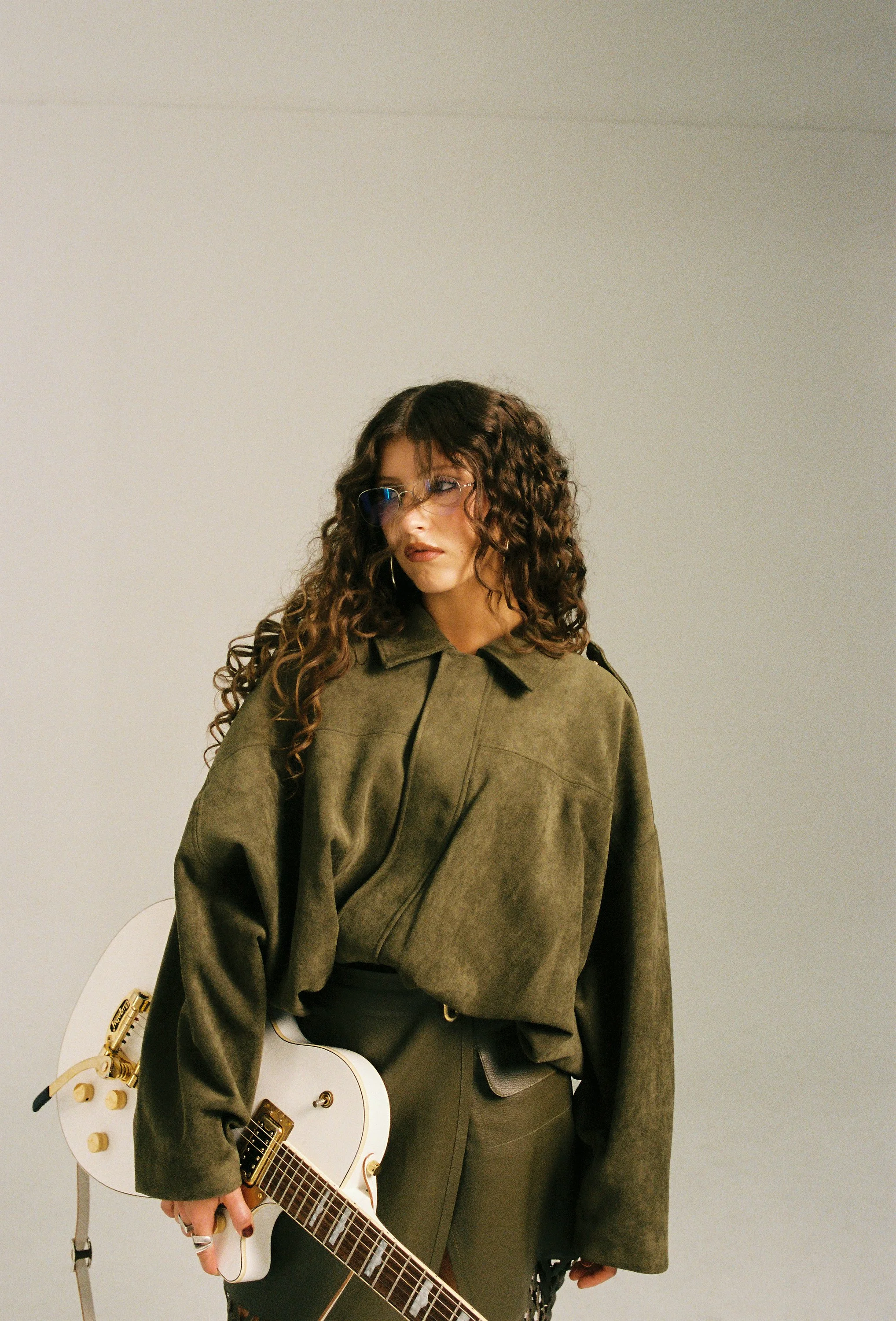 Q&amp;A: Lindsey Lomis is Here to Tell You That You’re Not Alone With New Single ‘Half of Me’